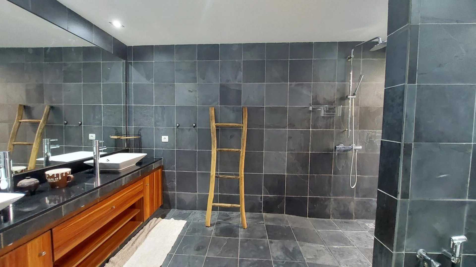 Balaclava  - Villa 4 Bedrooms