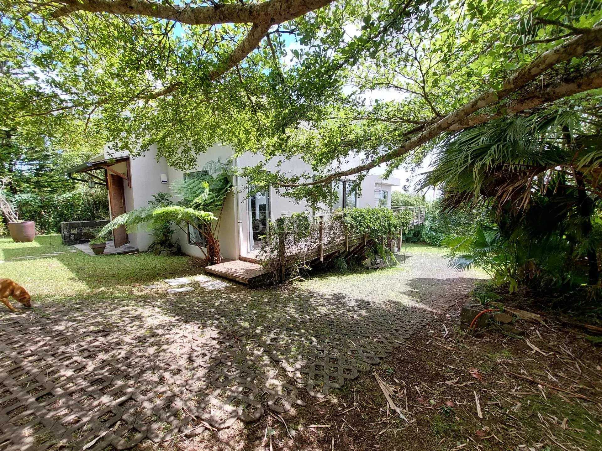 Curepipe  - House 4 Bedrooms