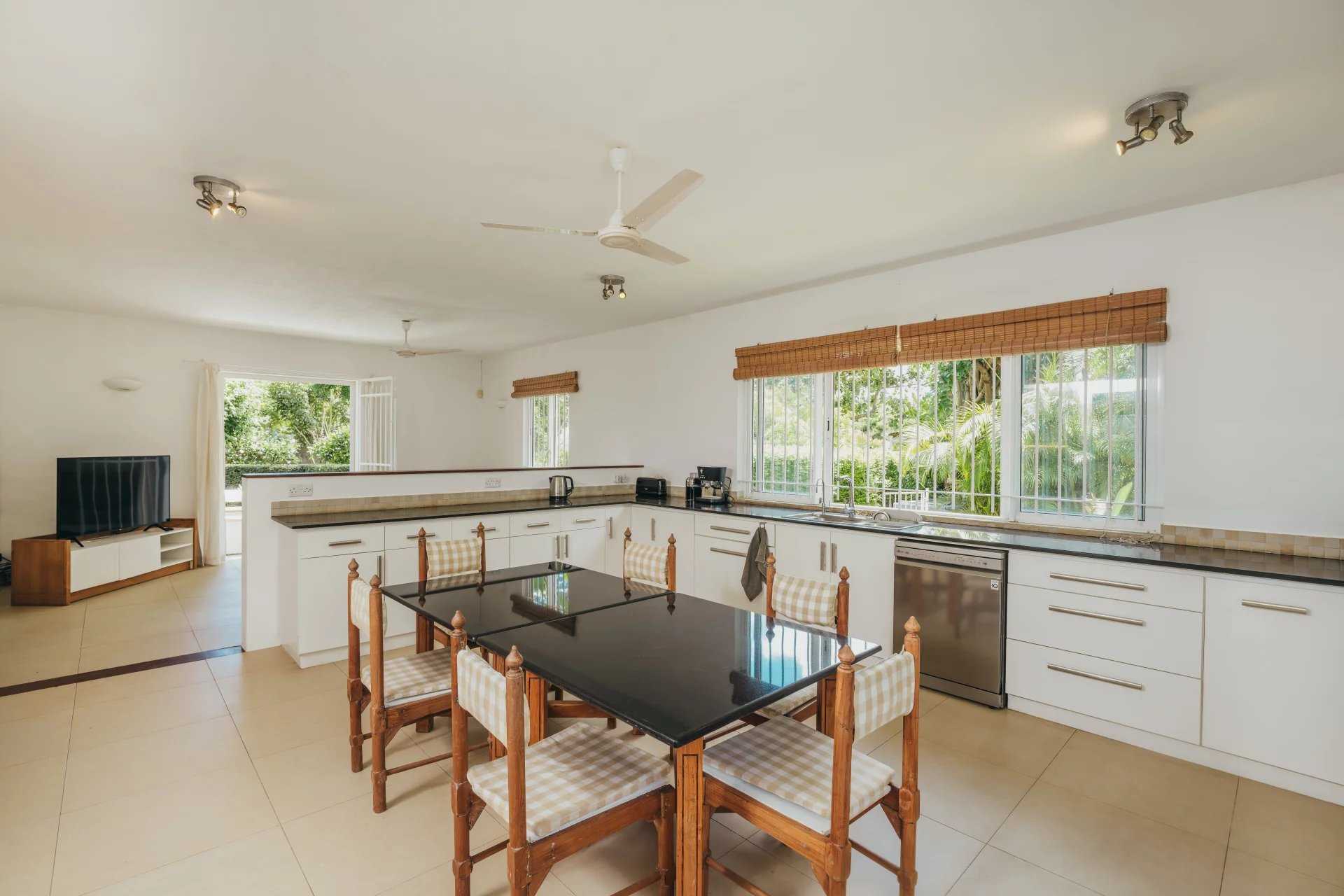 Petit Raffray  - Propriété 6 Pi&egrave;ces 4 Chambres