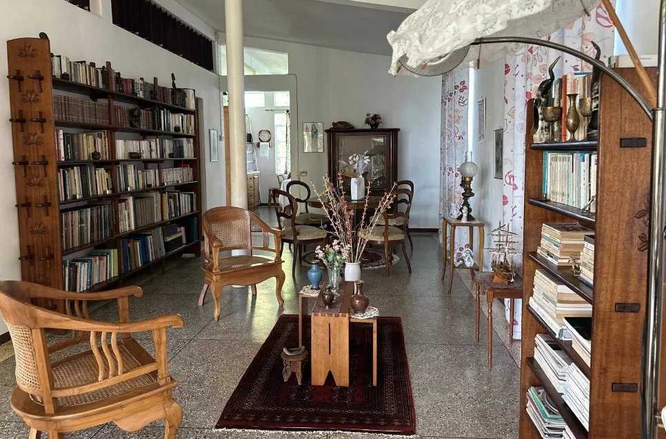 Roches Noires  - Property 7 Bedrooms