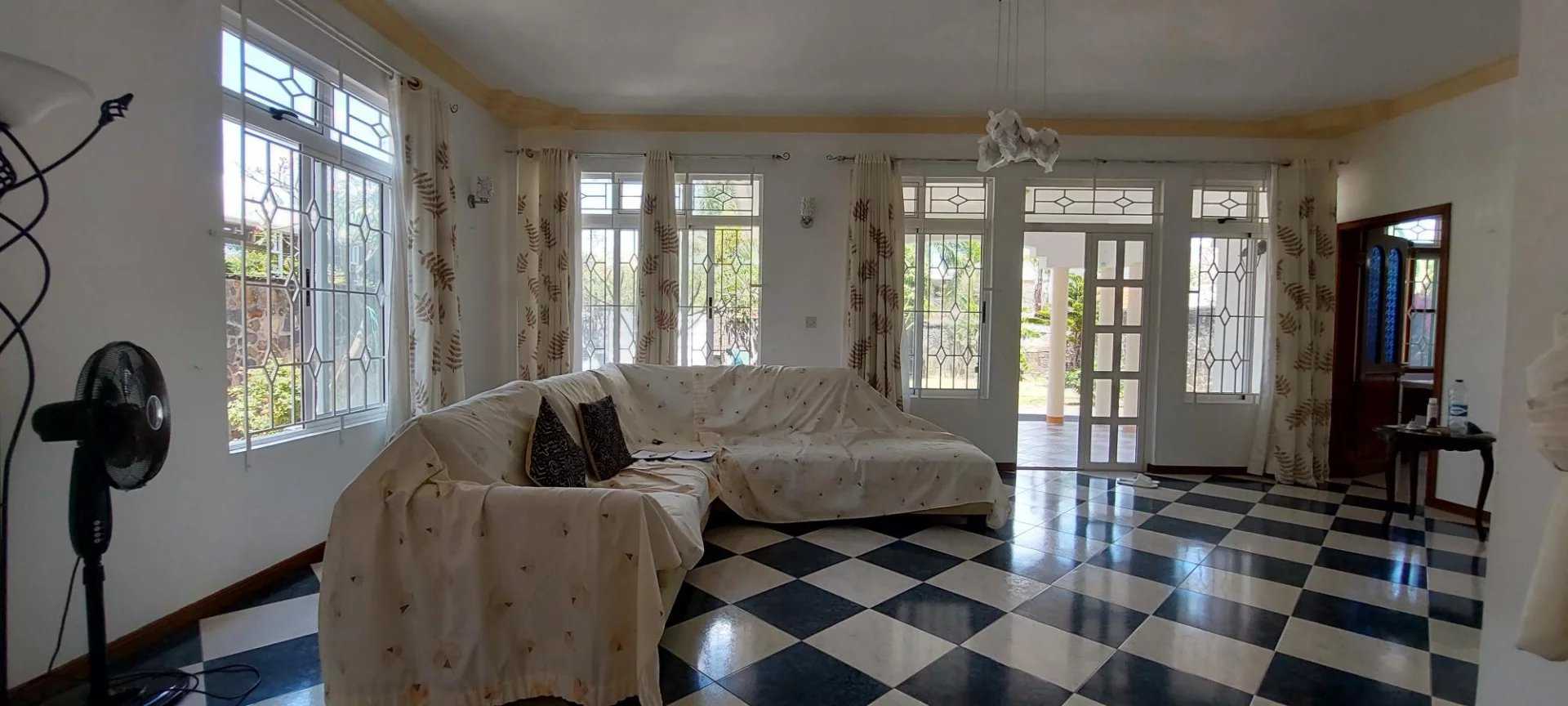 Grand Baie  - Maison 7 Pi&egrave;ces 3 Chambres