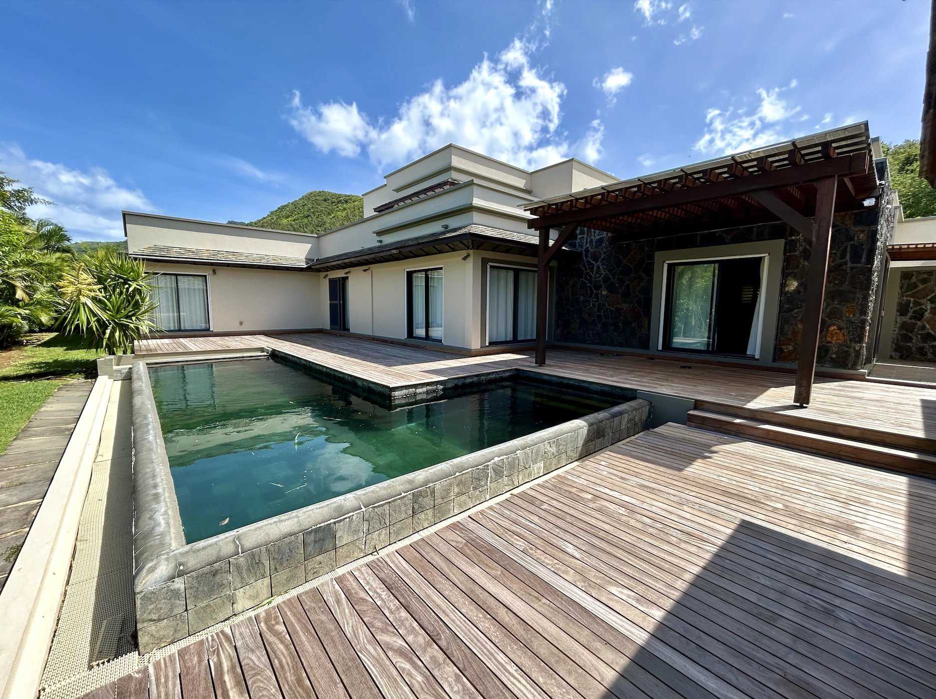 Rivière Noire  - Villa 6 Bedrooms