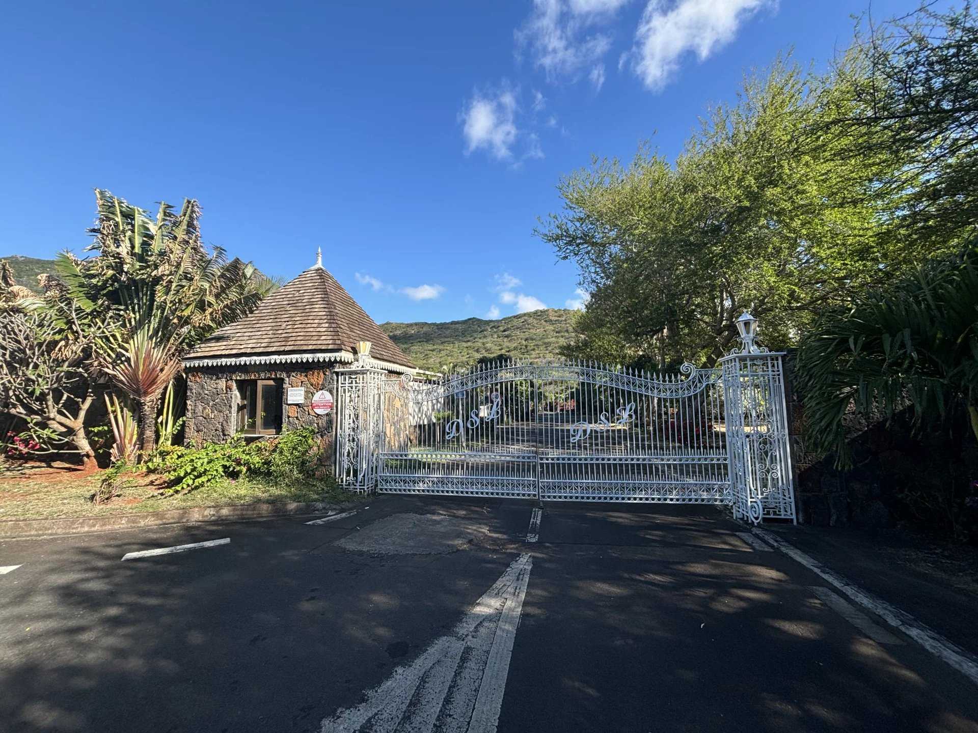 Pailles  - Terrain résidentiel 