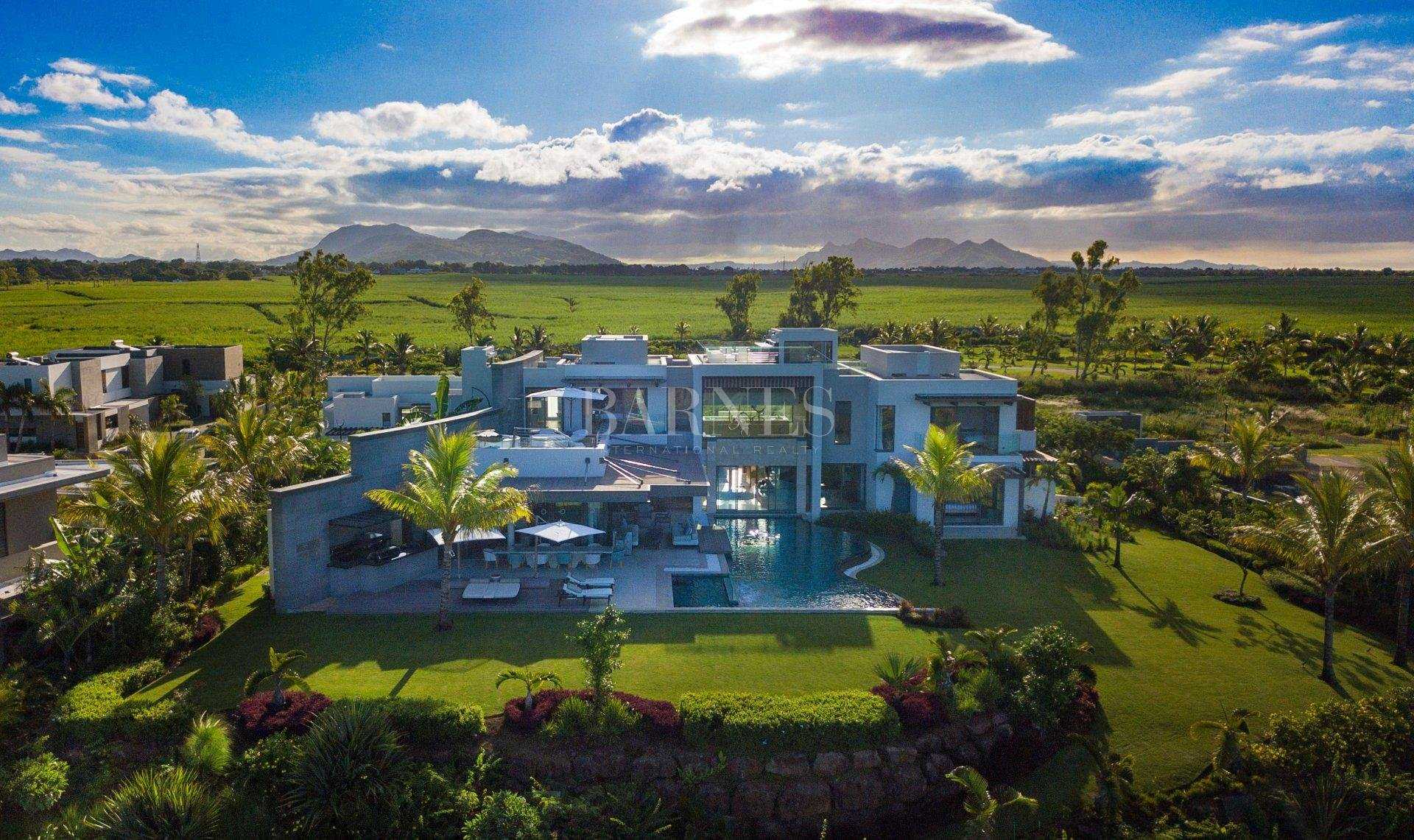 Villa Beau Champ  -  ref 6855908 (picture 1)