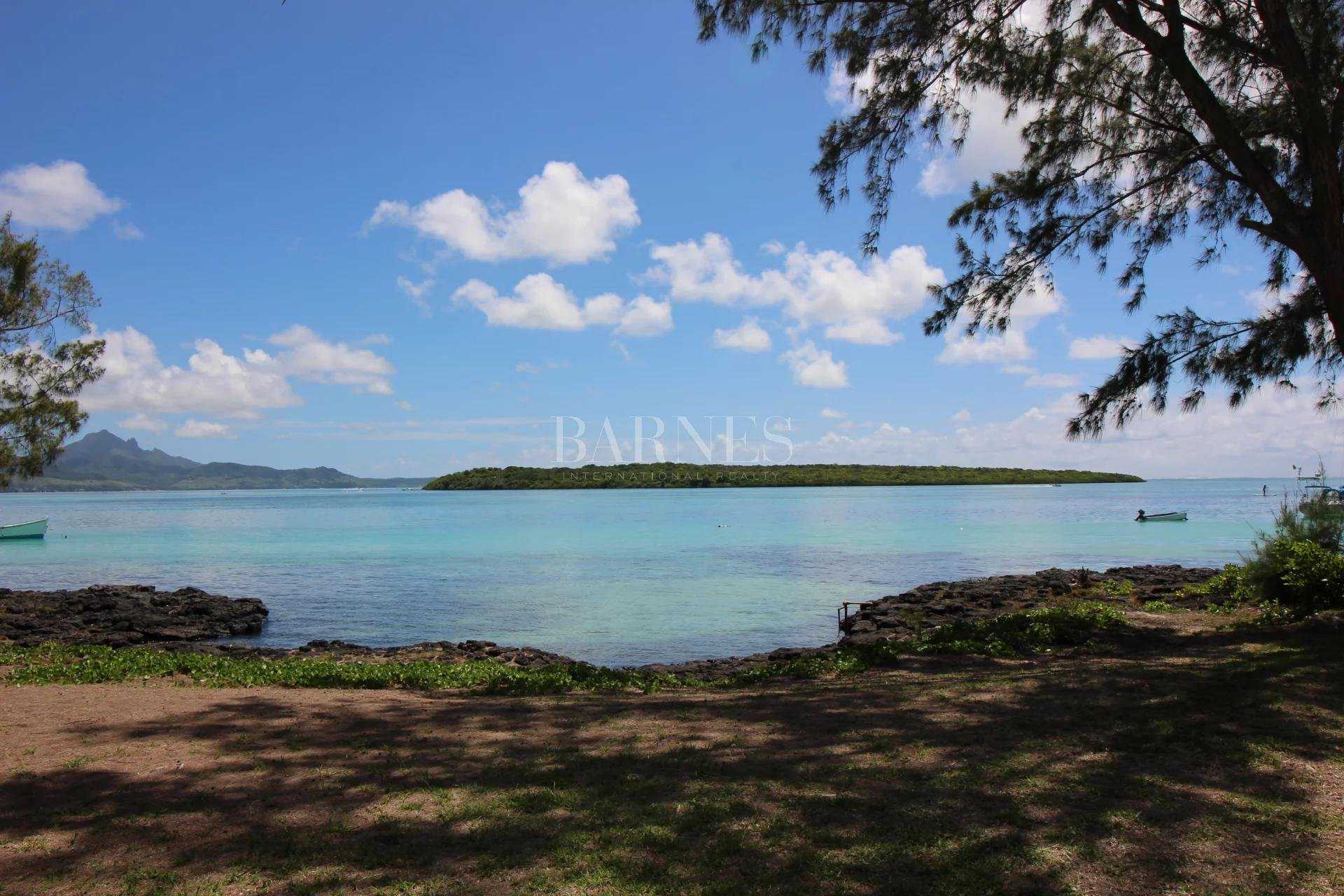 Villa Pointe d'Esny  -  ref 8200929 (picture 2)