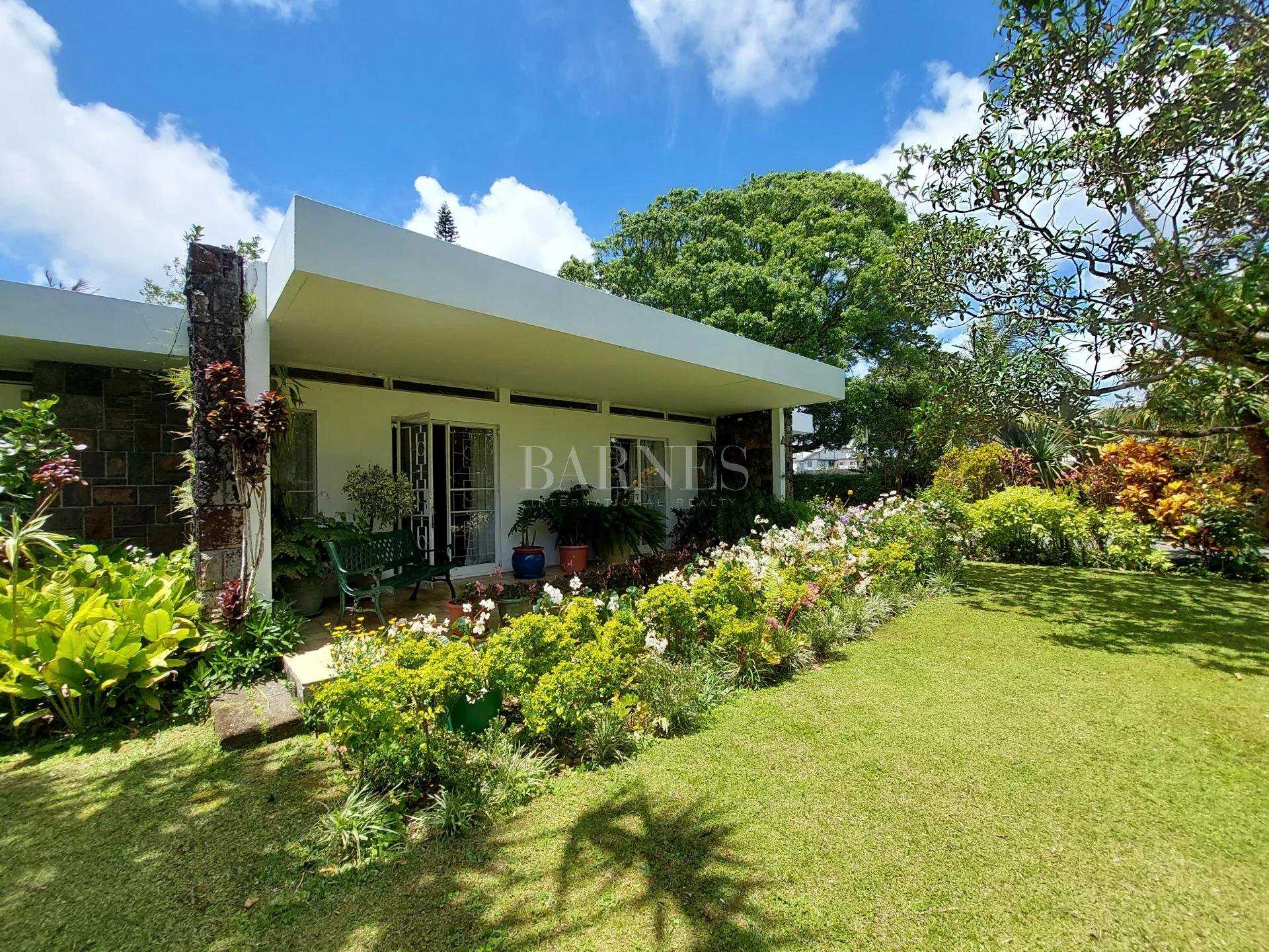 Curepipe  - House 5 Bedrooms