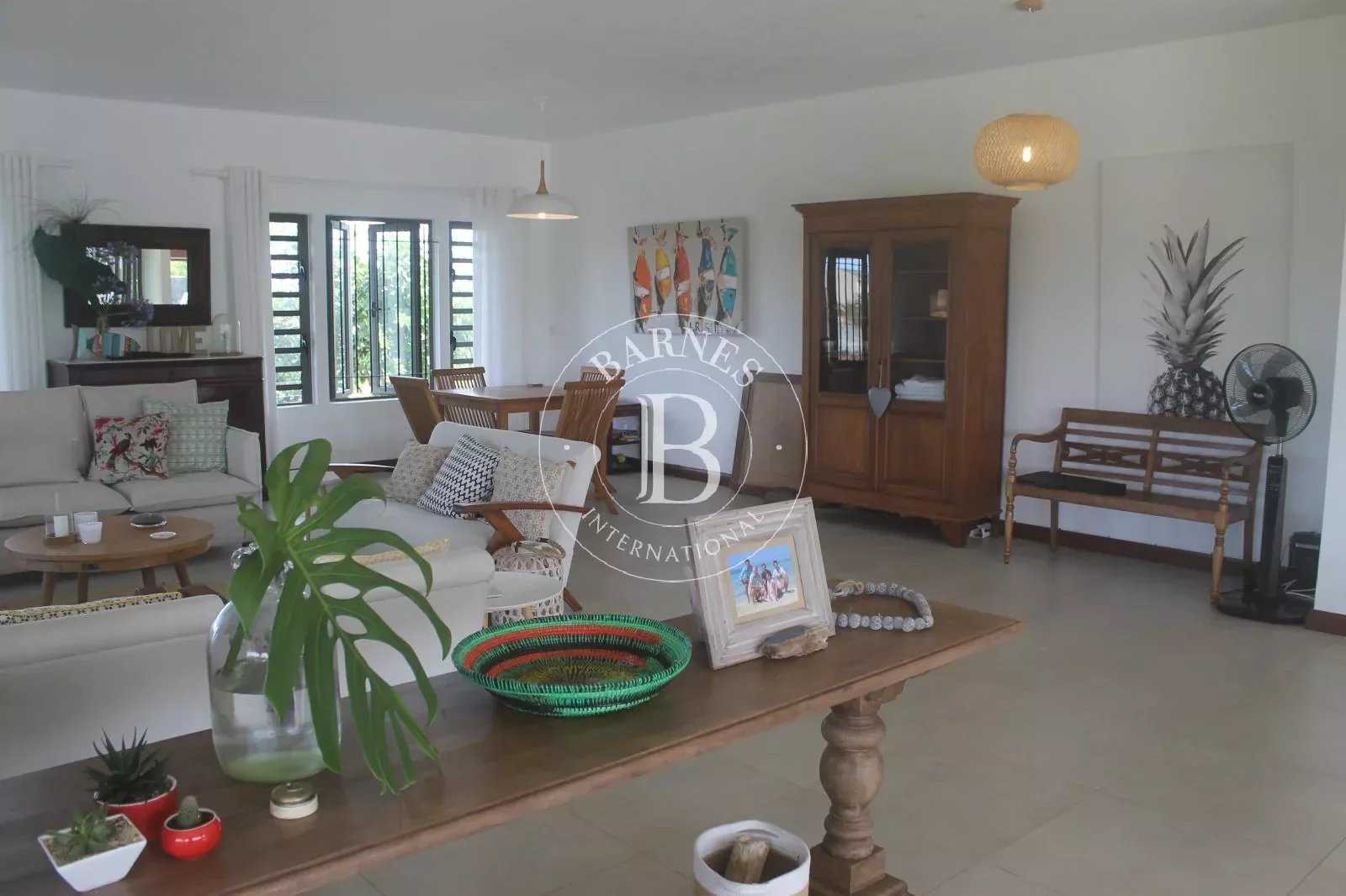 House Beau Vallon  -  ref 5281394 (picture 2)
