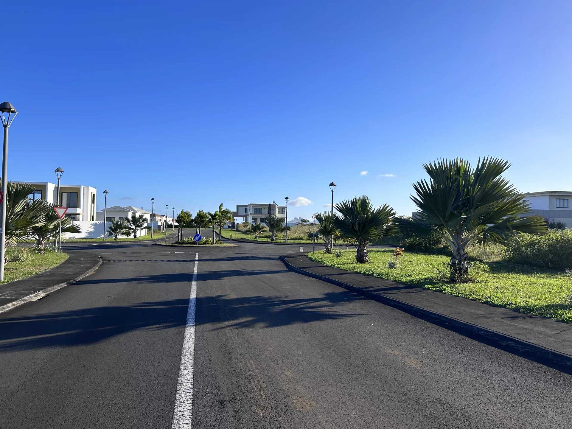 Plot of land Vacoas-Phoenix  -  ref 83066479 (picture 2)