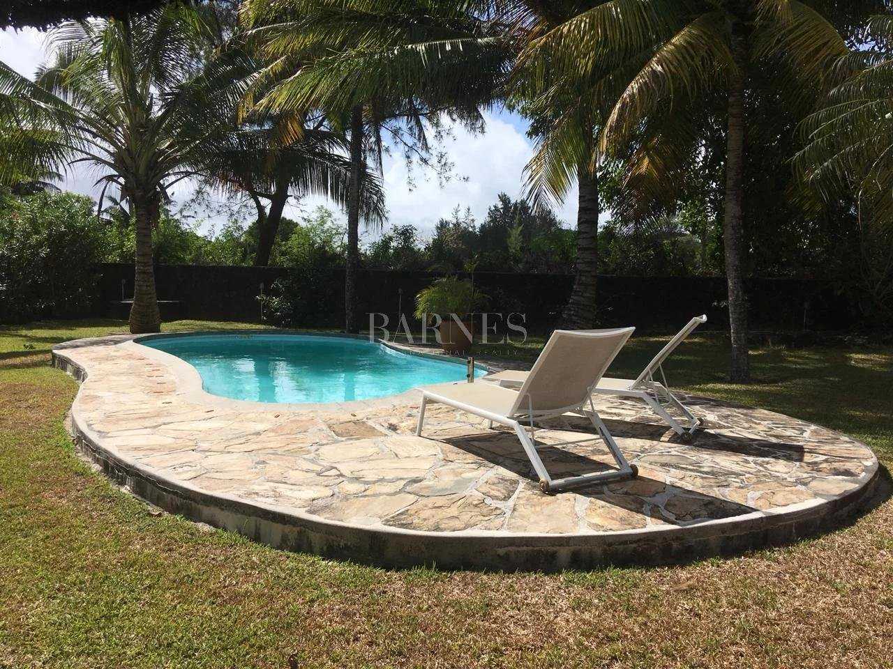 Villa Belle Mare  -  ref 5892867 (picture 1)