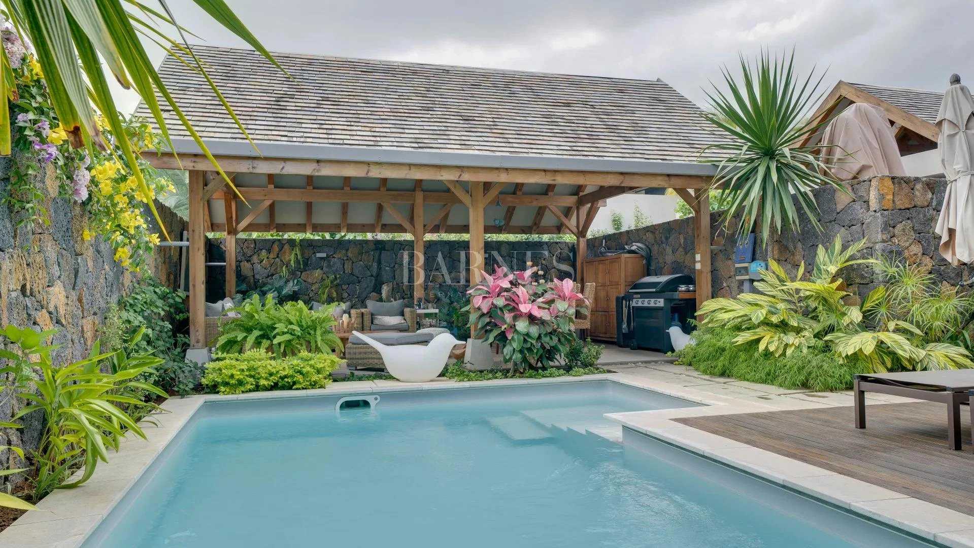 Villa Rivière Noire  -  ref 5873268 (picture 1)