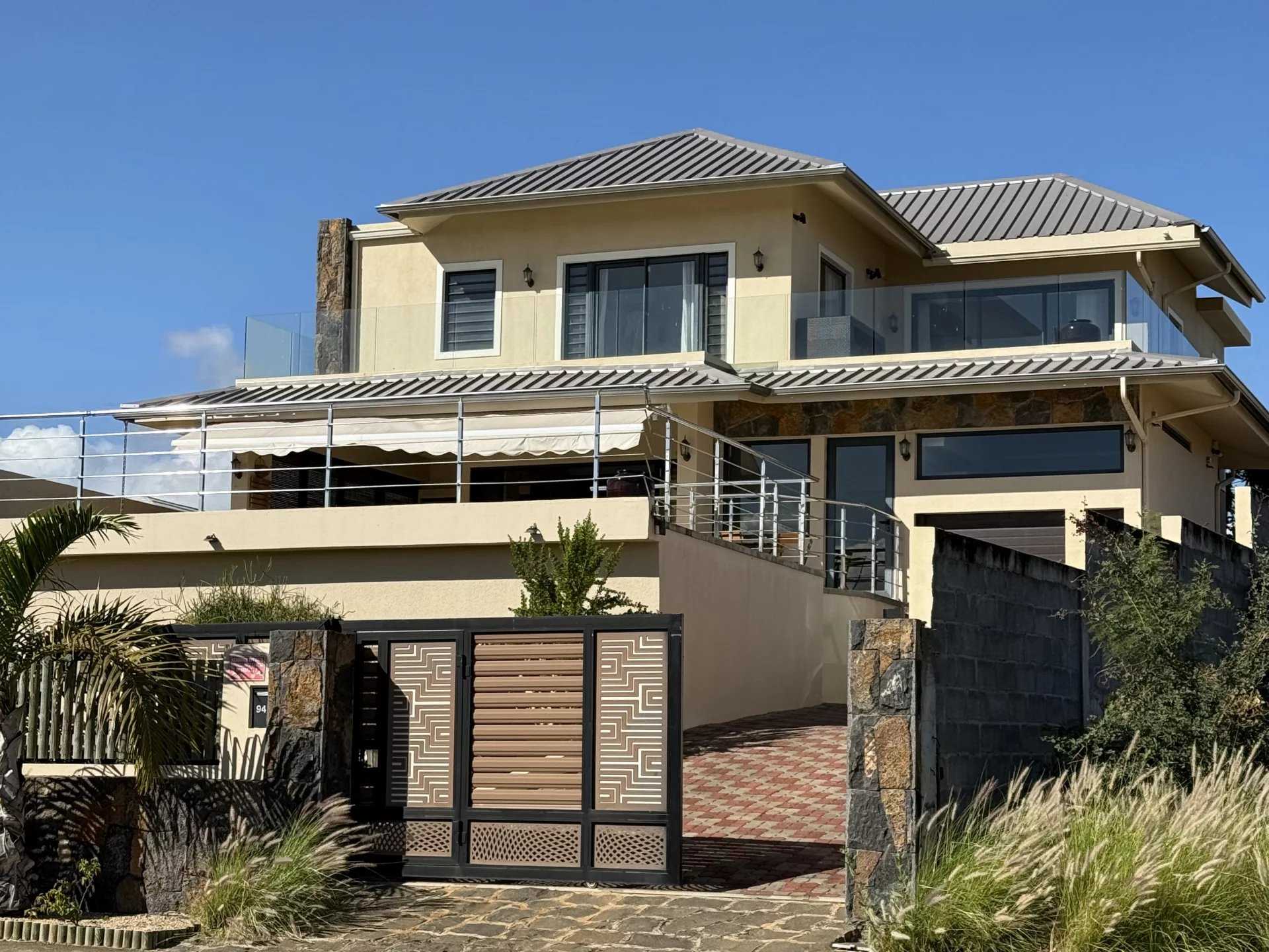 Villa Flic en Flac  -  ref 83274713 (picture 1)