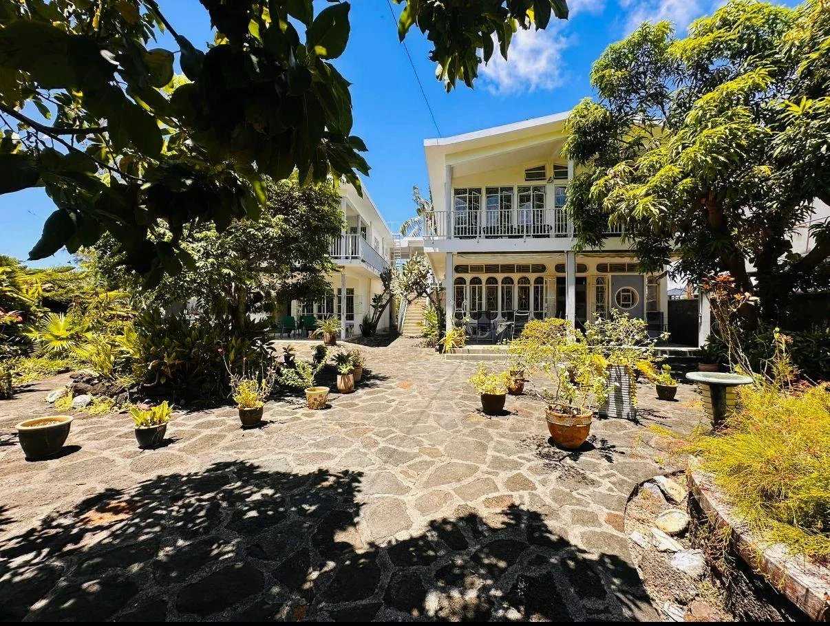 Roches Noires  - Property 7 Bedrooms