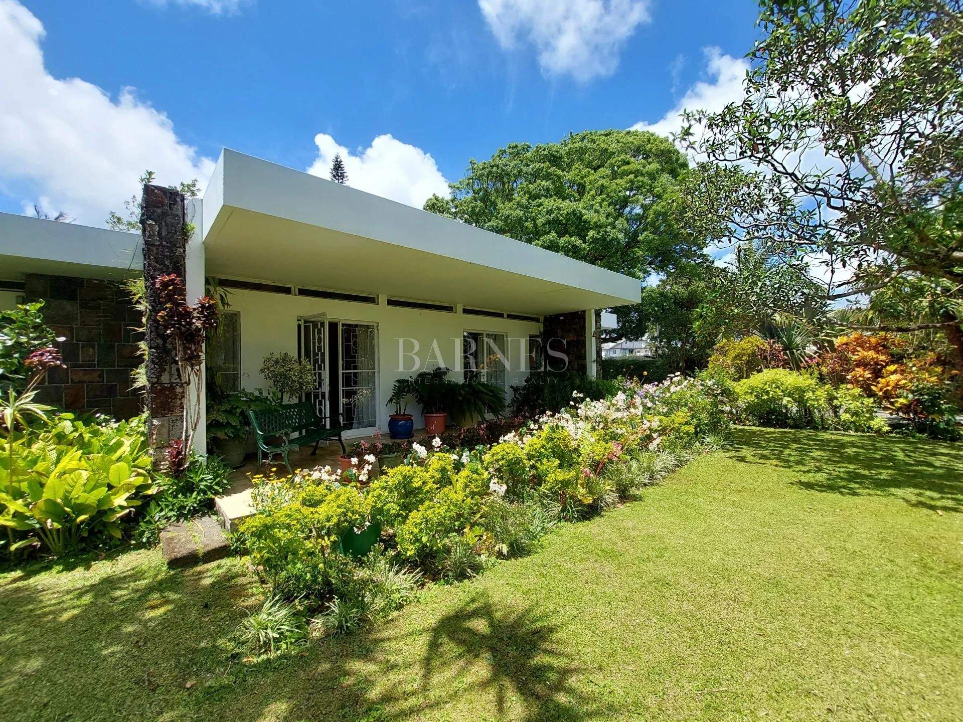 Curepipe  - House 5 Bedrooms - picture 1