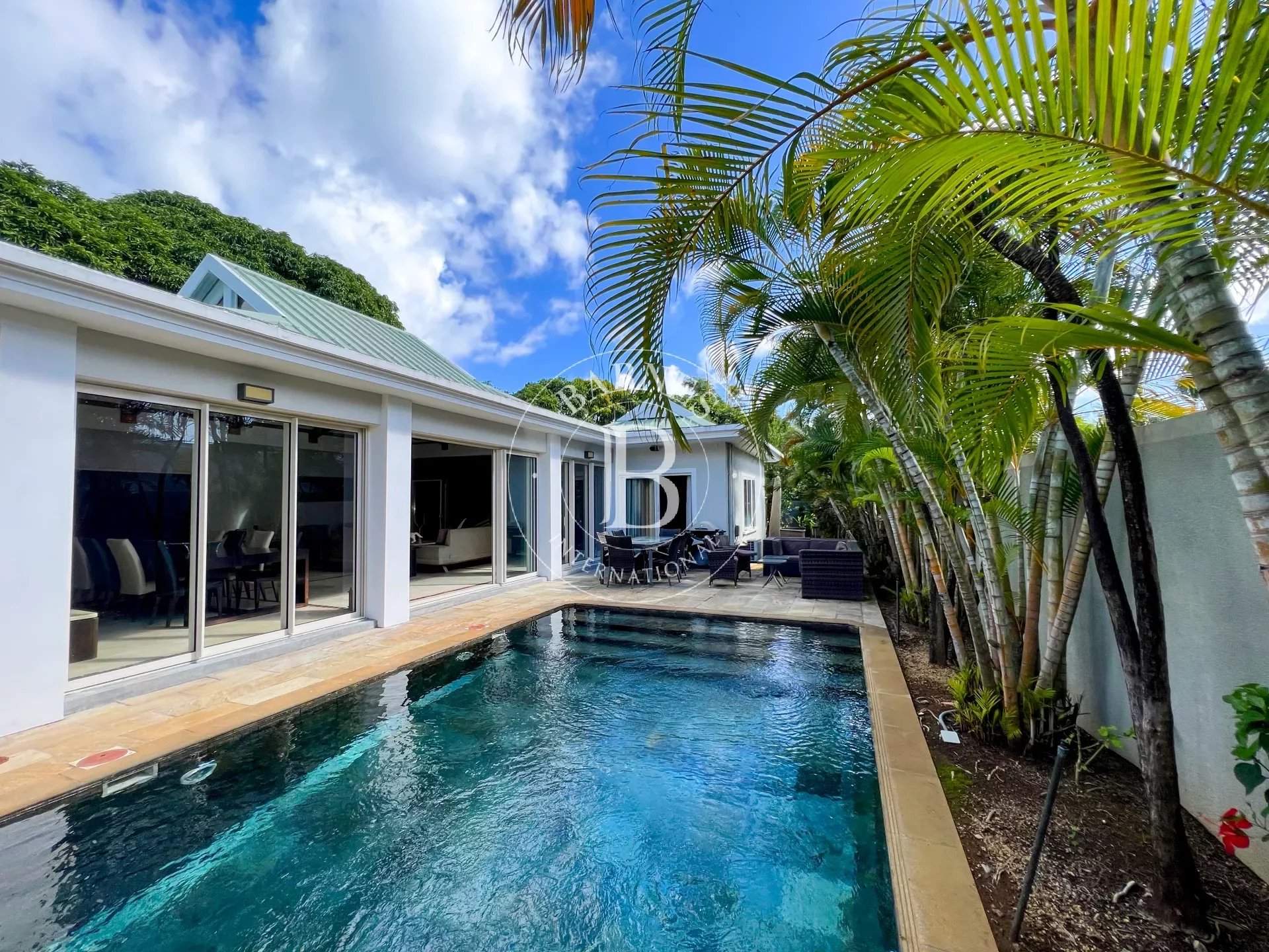 Grand Baie  - House 6 Bedrooms - picture 1