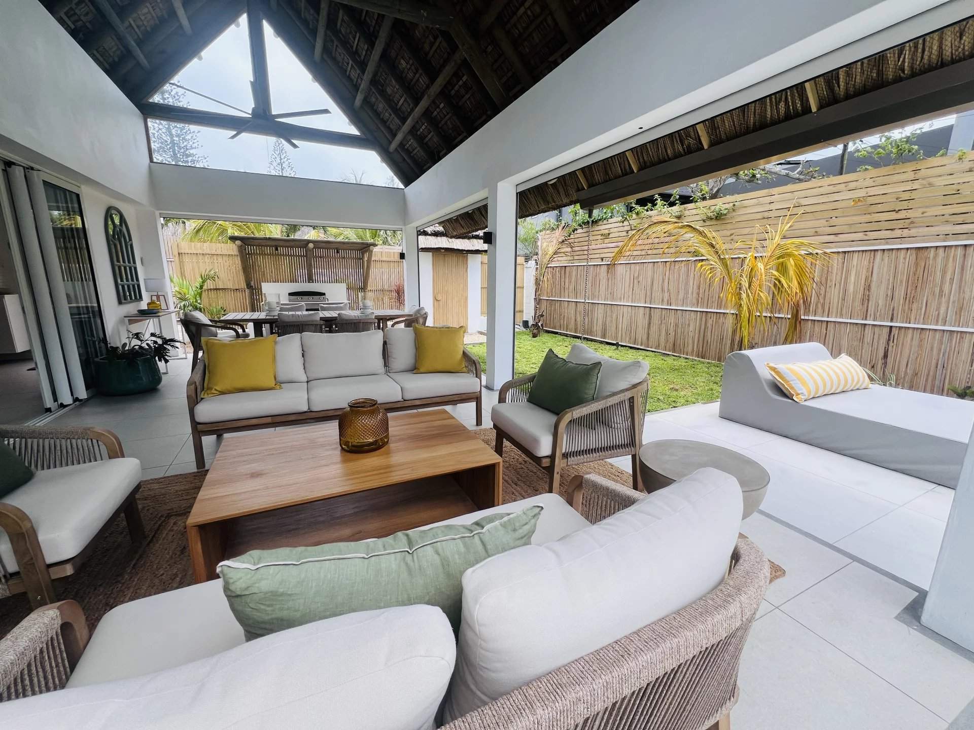 Grand Baie  - Villa 4 Bedrooms - picture 1