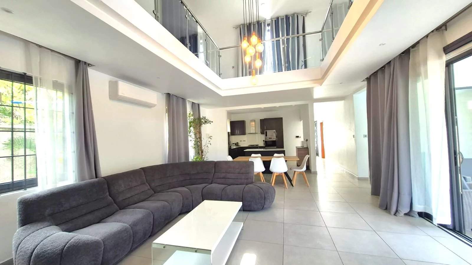 Pereybère  - Villa 5 Pi&egrave;ces 4 Chambres - picture 9