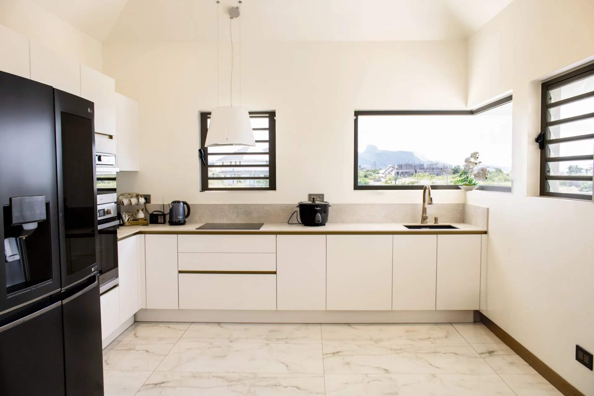 Beau Vallon  - Maison 6 Pi&egrave;ces 5 Chambres - picture 5