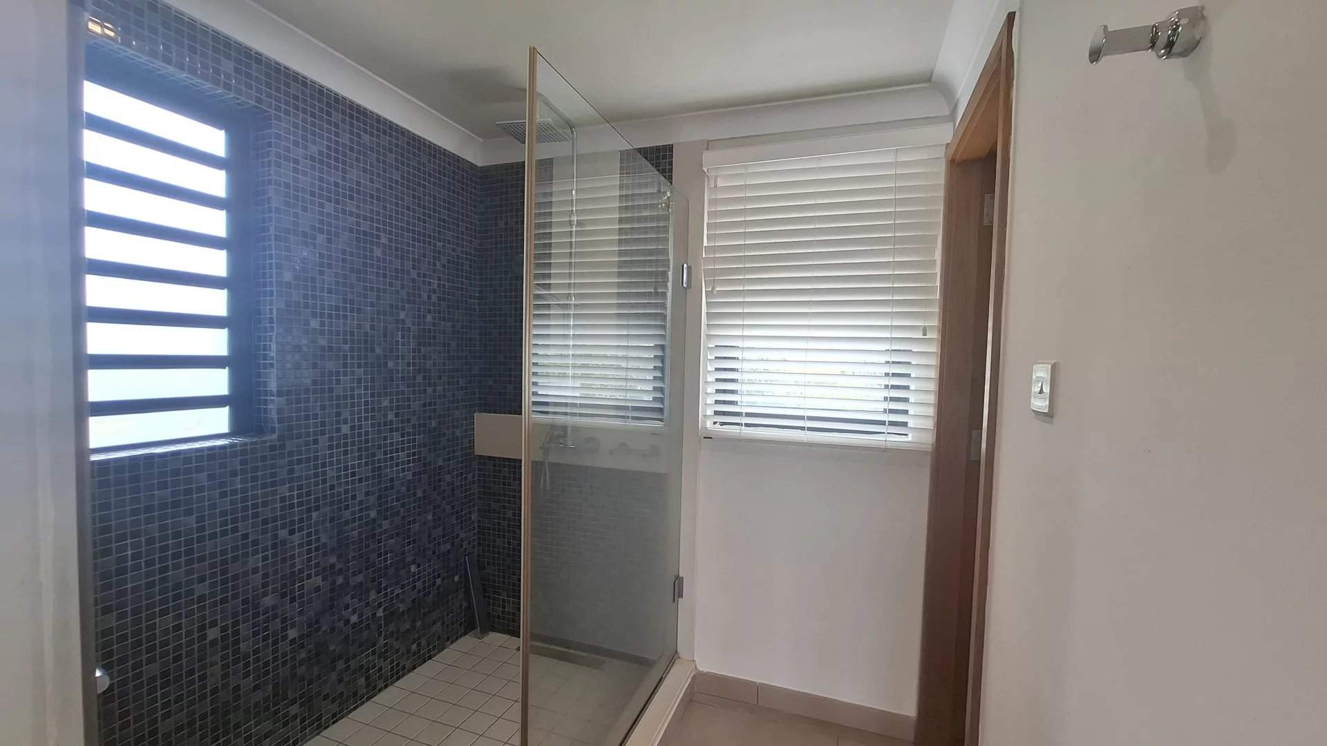 Rivière Noire  - Villa 7 Pi&egrave;ces 6 Chambres - picture 15