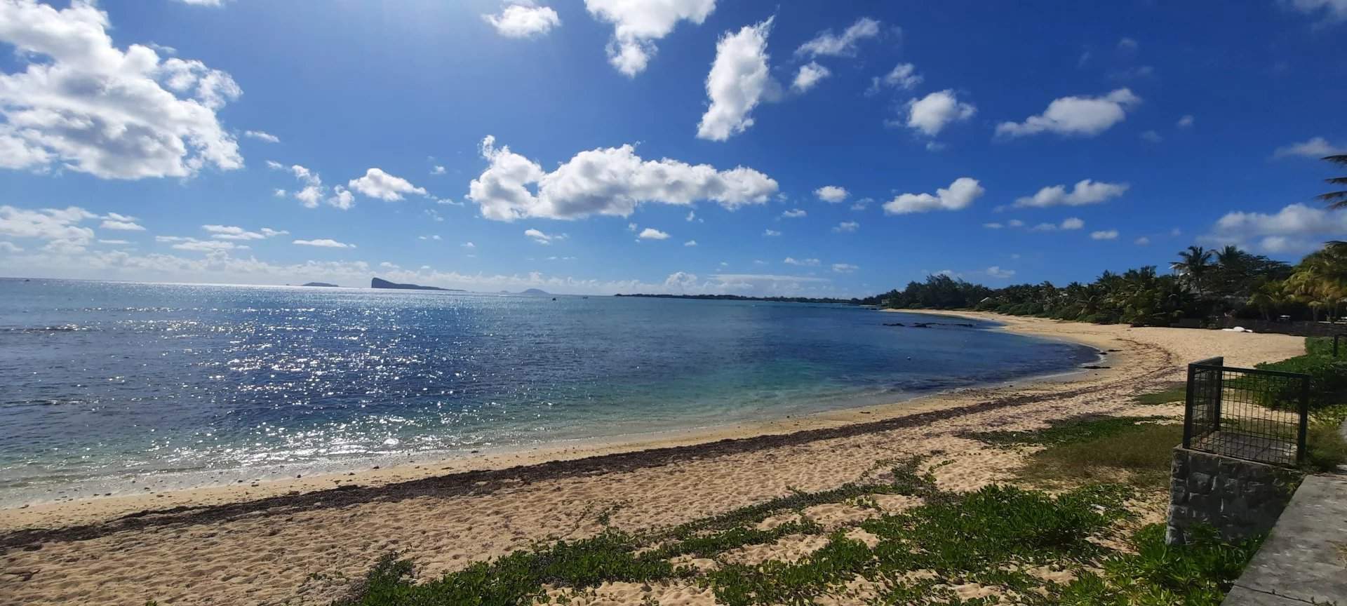 Grand Baie  - Maison 5 Pièces 4 Chambres - picture 2