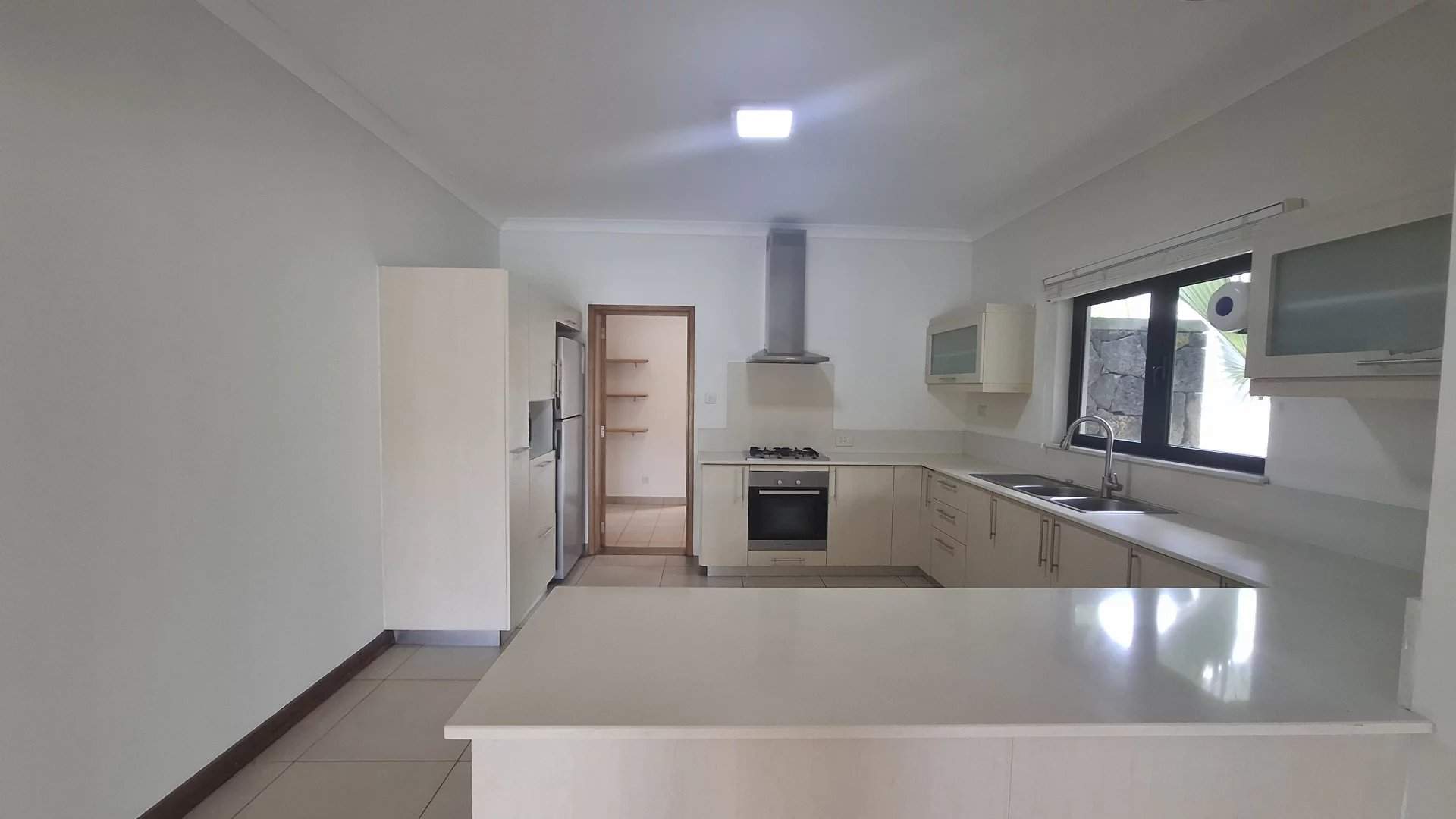 Rivière Noire  - Villa 7 Pi&egrave;ces 6 Chambres - picture 4