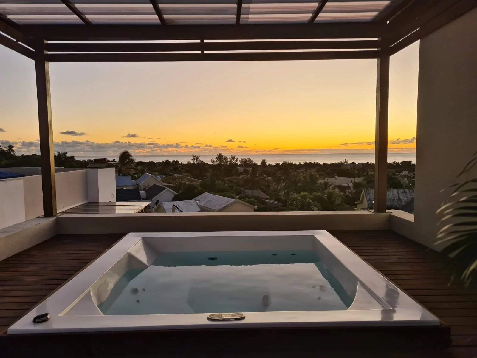 Tamarin  - Penthouse 3 Bedrooms - picture 1