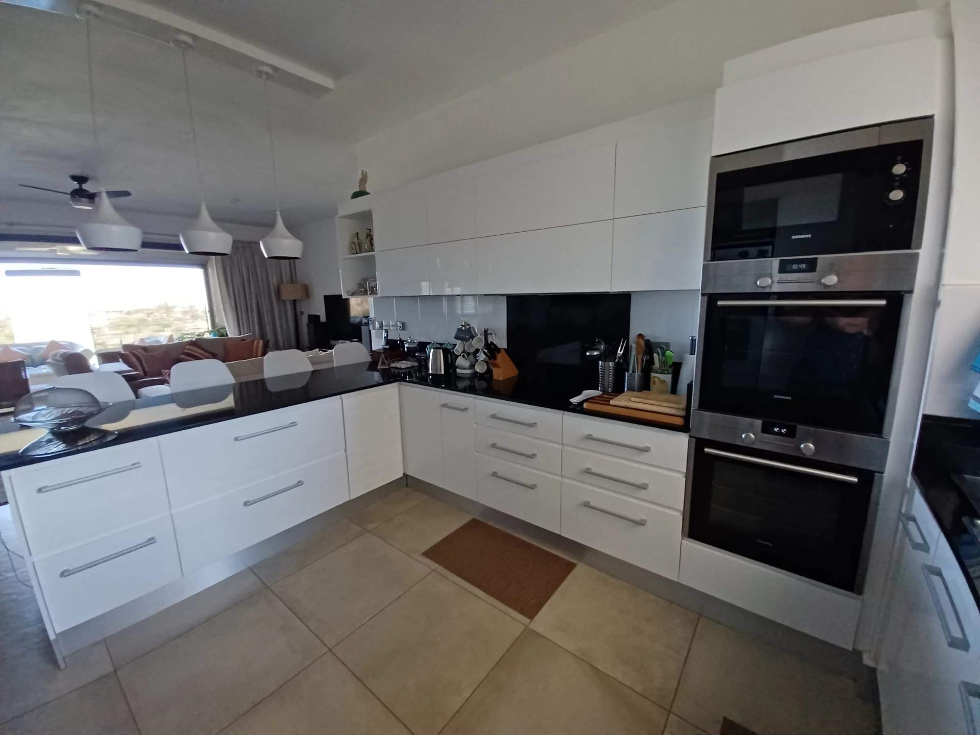 Balaclava  - Apartment 3 Bedrooms - picture 3