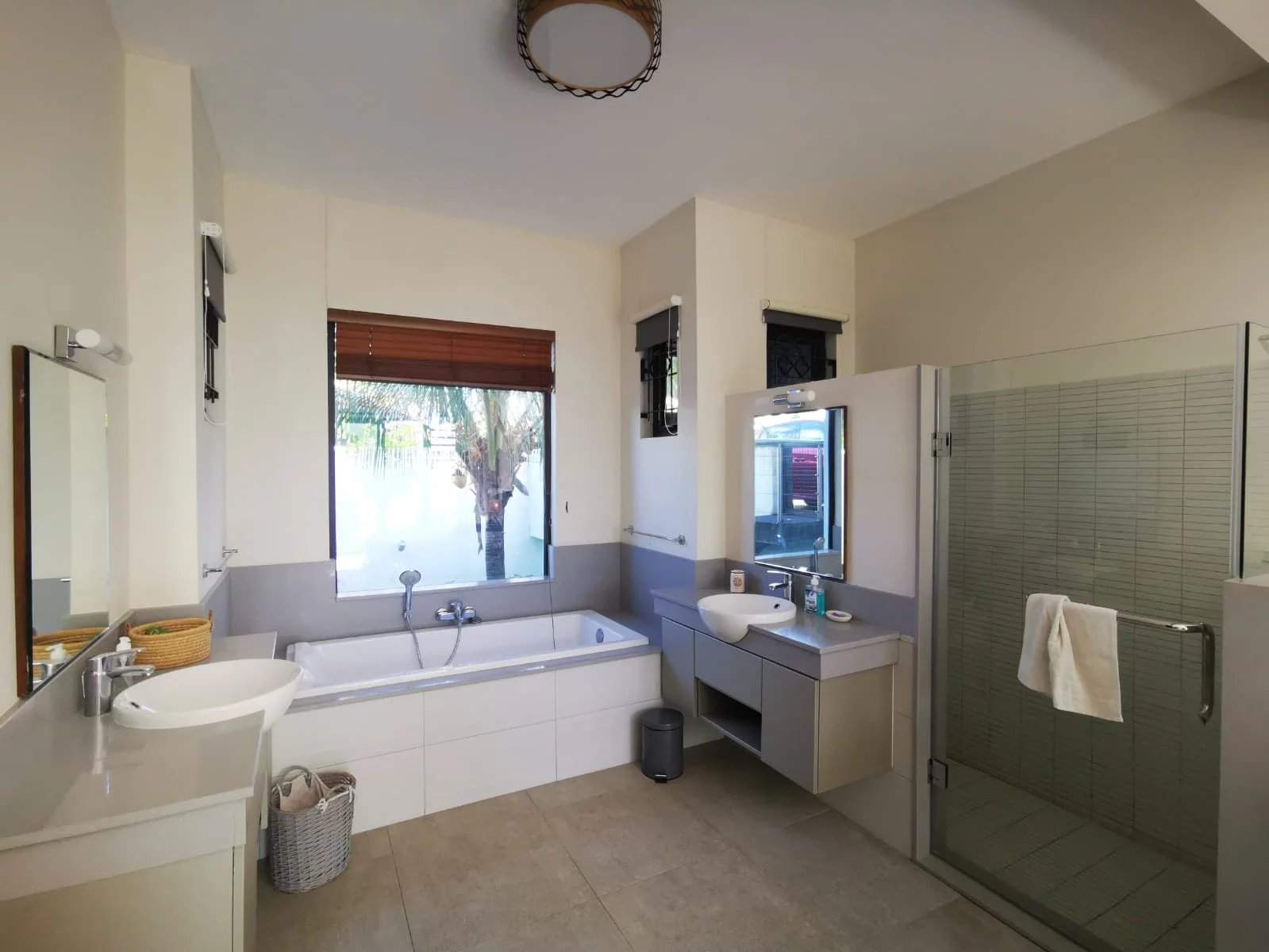 Grand Baie  - Villa 5 Pi&egrave;ces 4 Chambres - picture 8