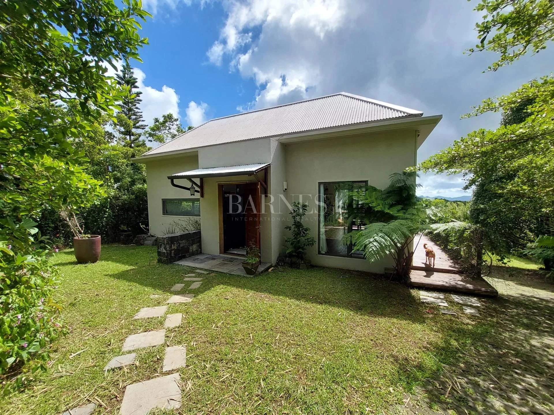Curepipe  - House 4 Bedrooms - picture 1