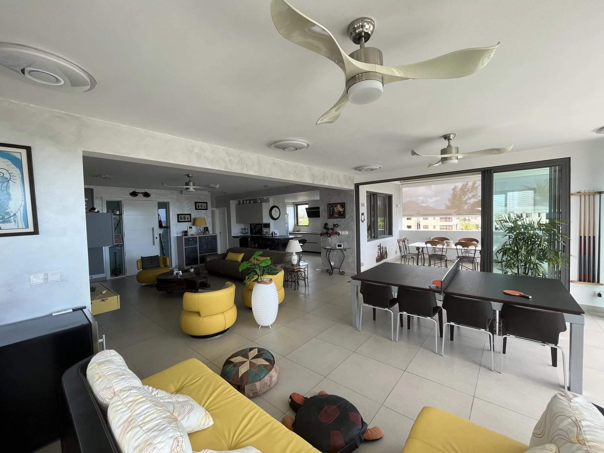 Rivière Noire  - Penthouse 3 Bedrooms - picture 2