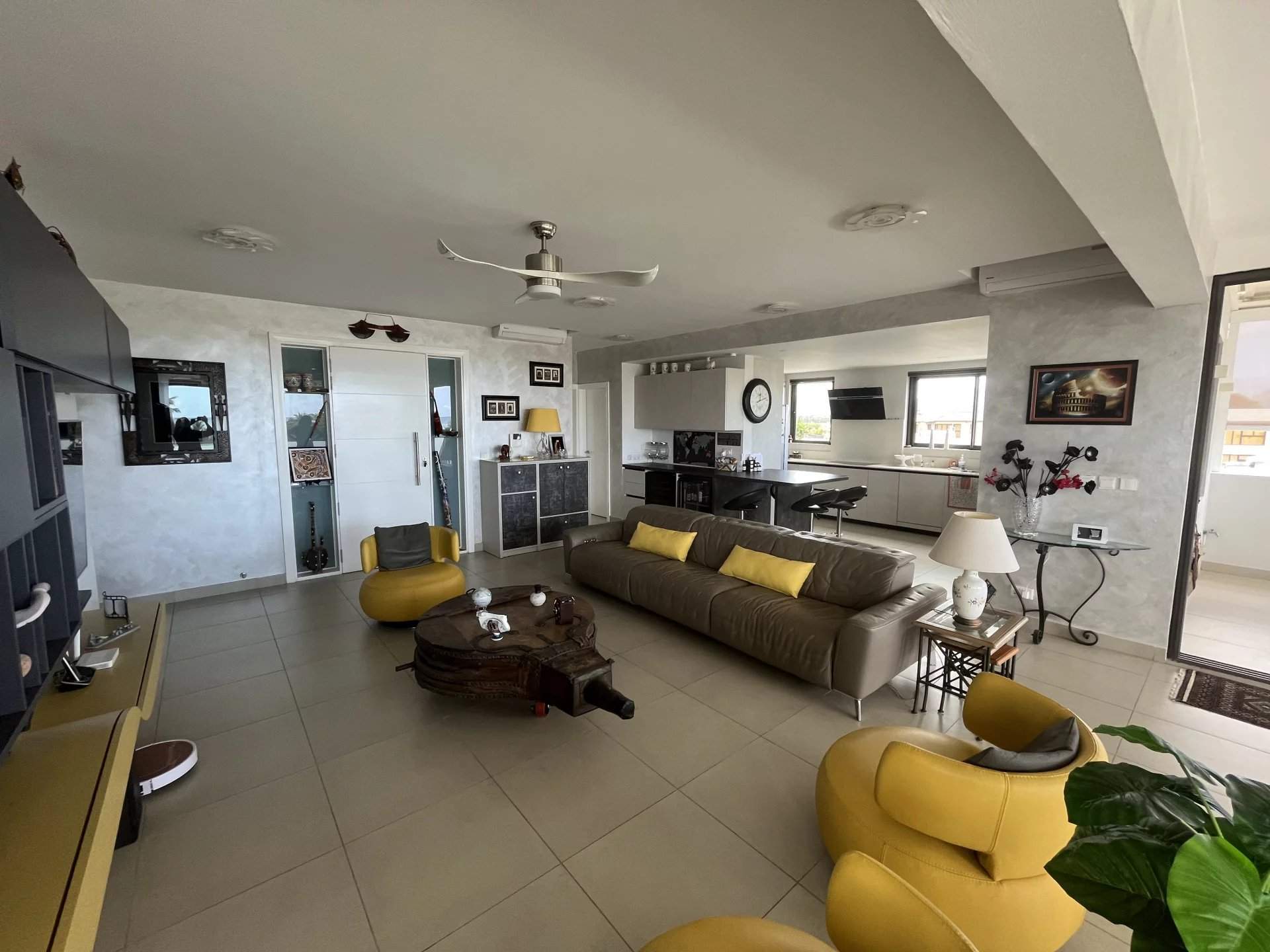 Rivière Noire  - Penthouse 3 Bedrooms - picture 4