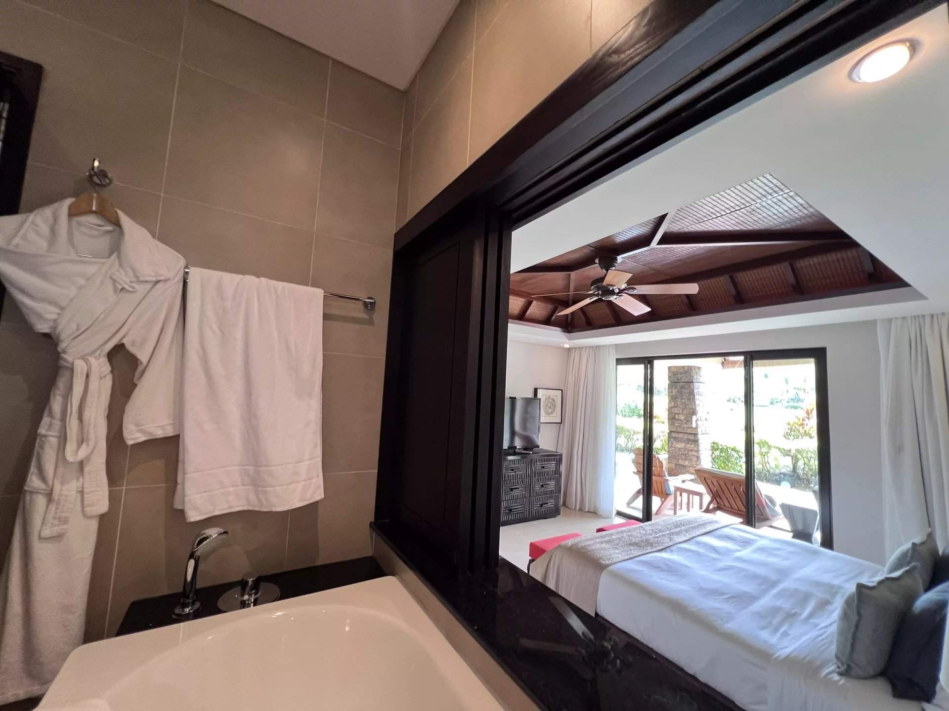 Beau Champ  - Apartment 3 Bedrooms - picture 13