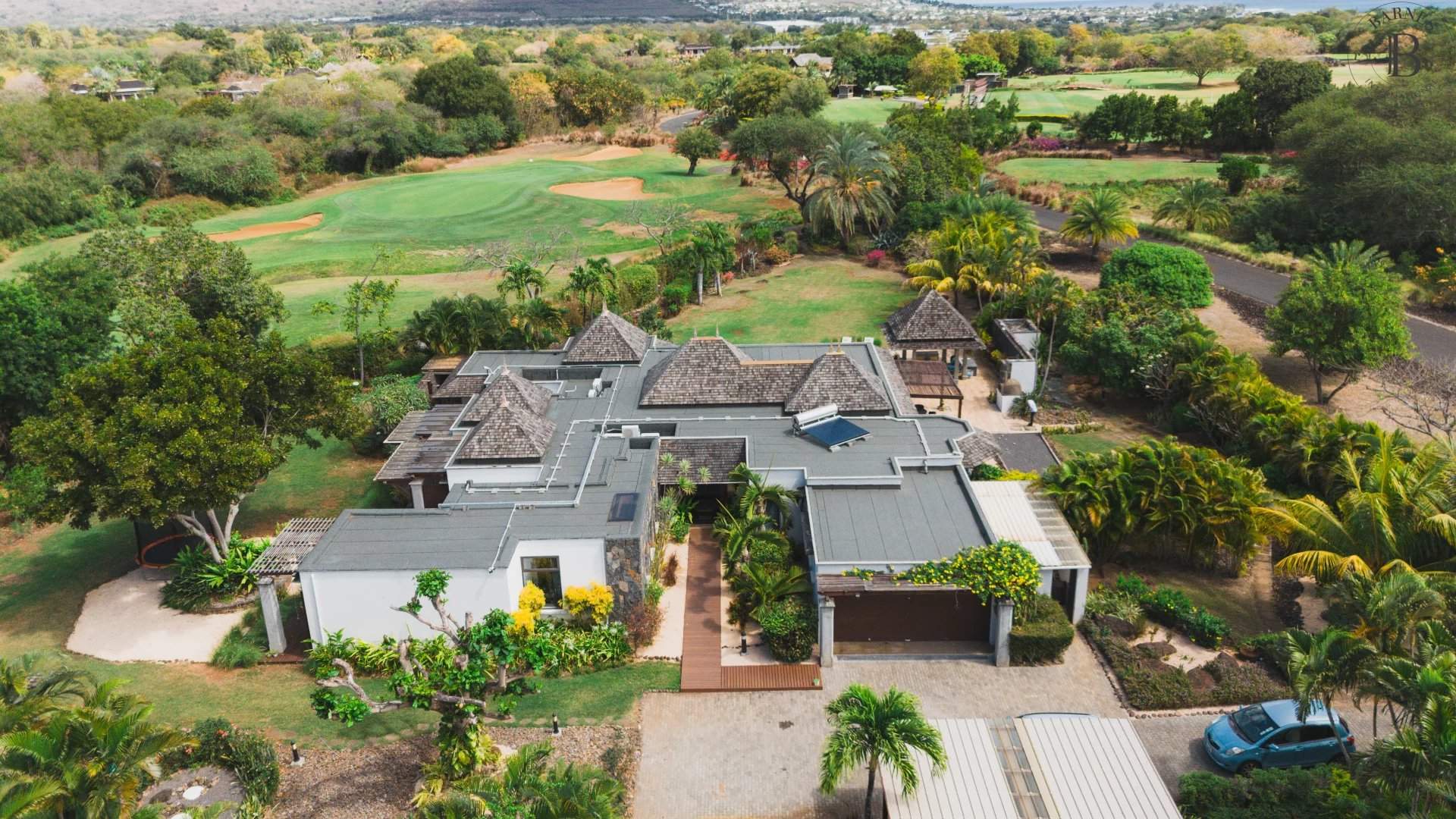 Tamarin  - Villa 5 Bedrooms - picture 1