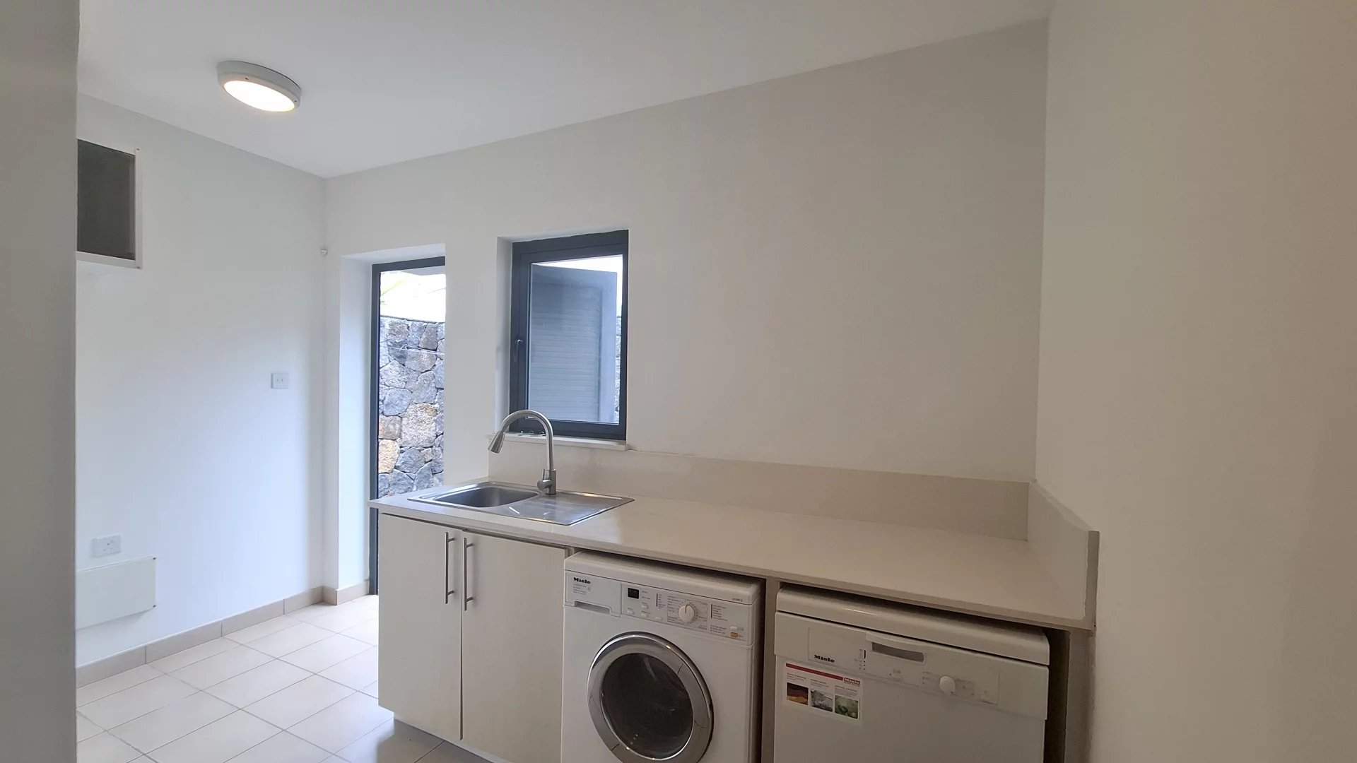 Rivière Noire  - Villa 7 Pi&egrave;ces 6 Chambres - picture 6