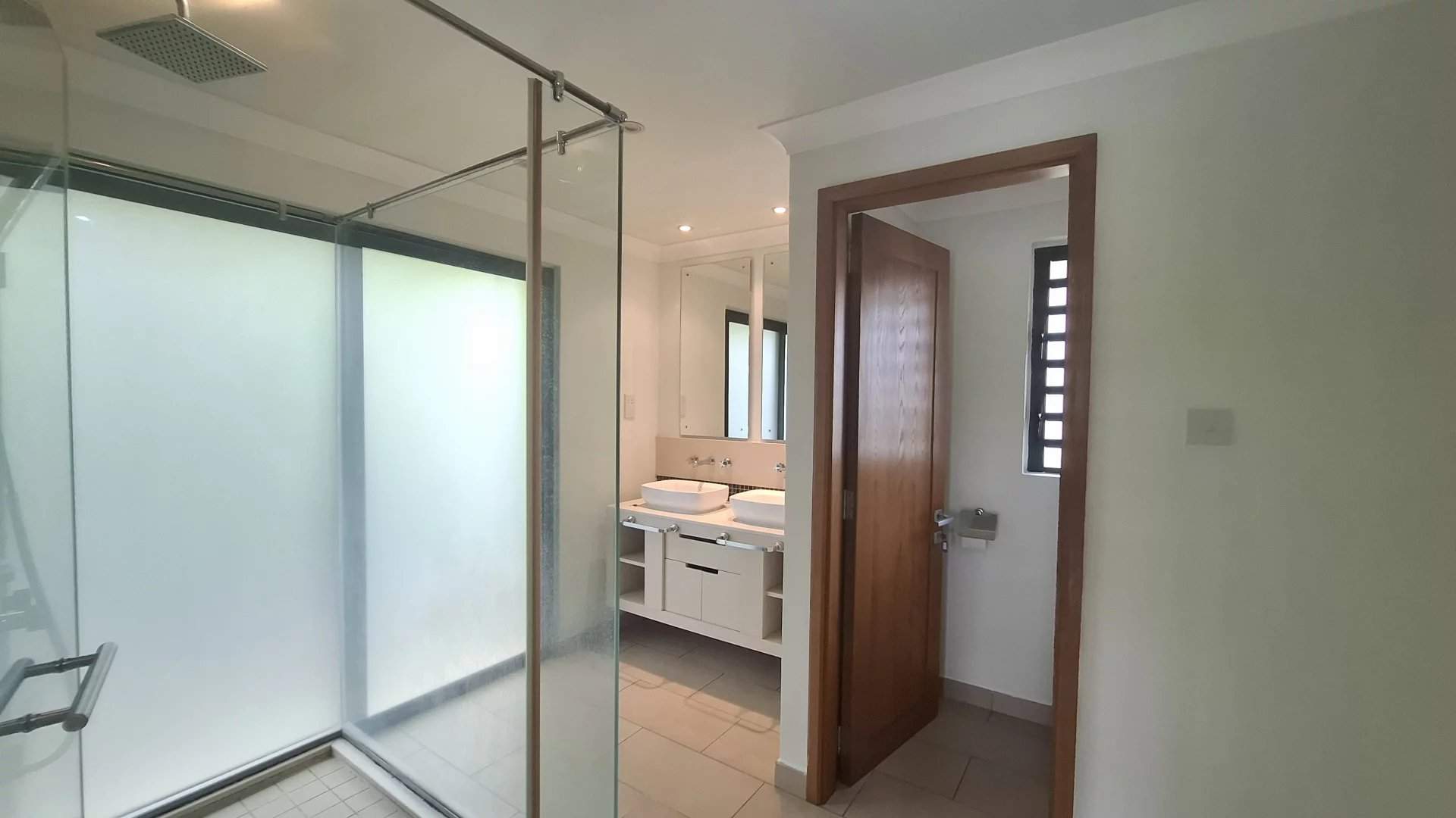 Rivière Noire  - Villa 7 Pi&egrave;ces 6 Chambres - picture 9