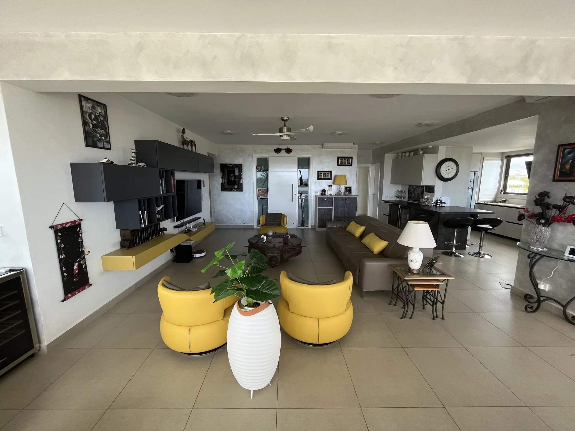 Rivière Noire  - Penthouse 3 Bedrooms - picture 3