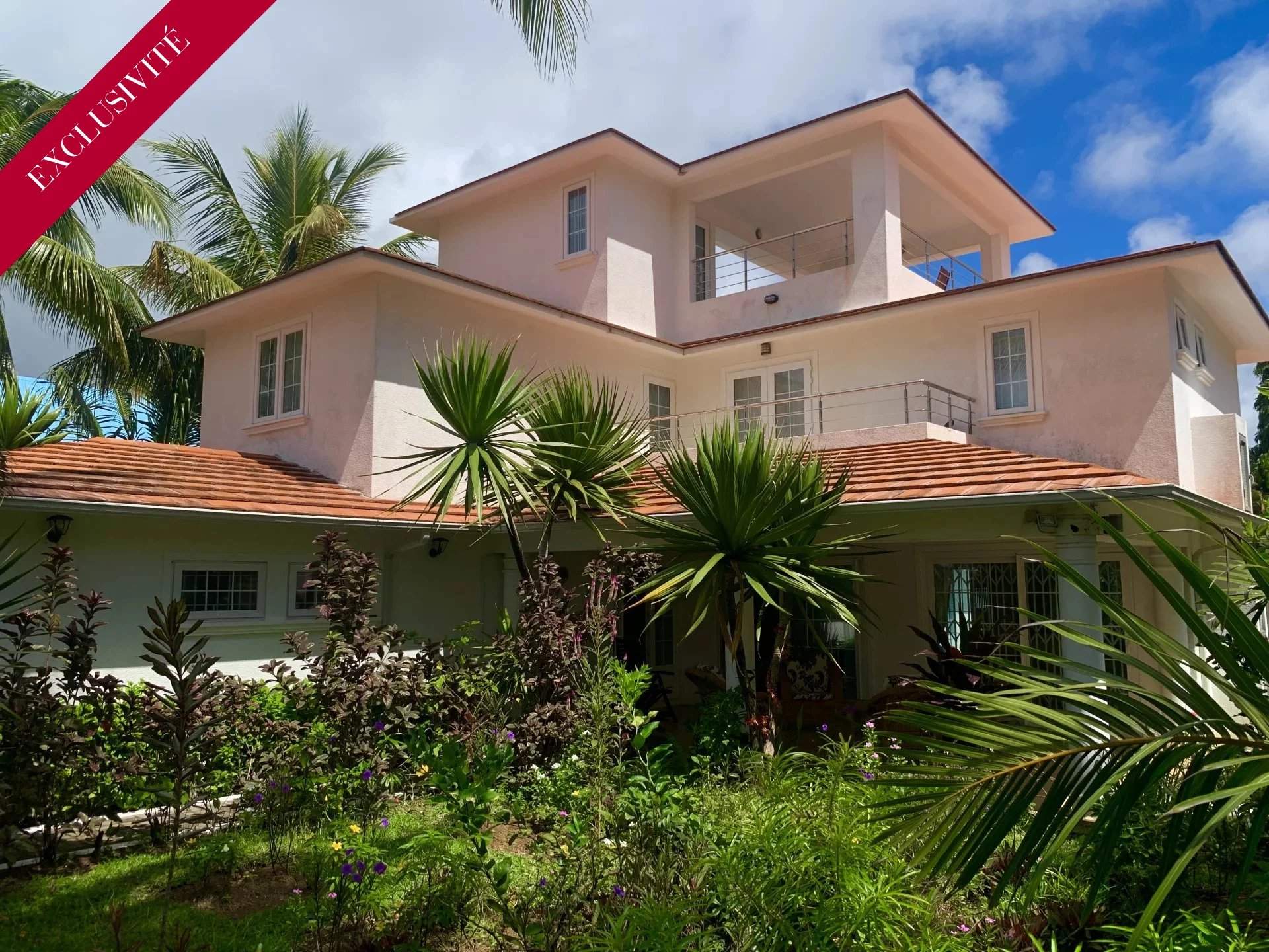 Maison à vendre 6 Pièces 320 m2 Blue Bay SUDEST (Mahébourg et