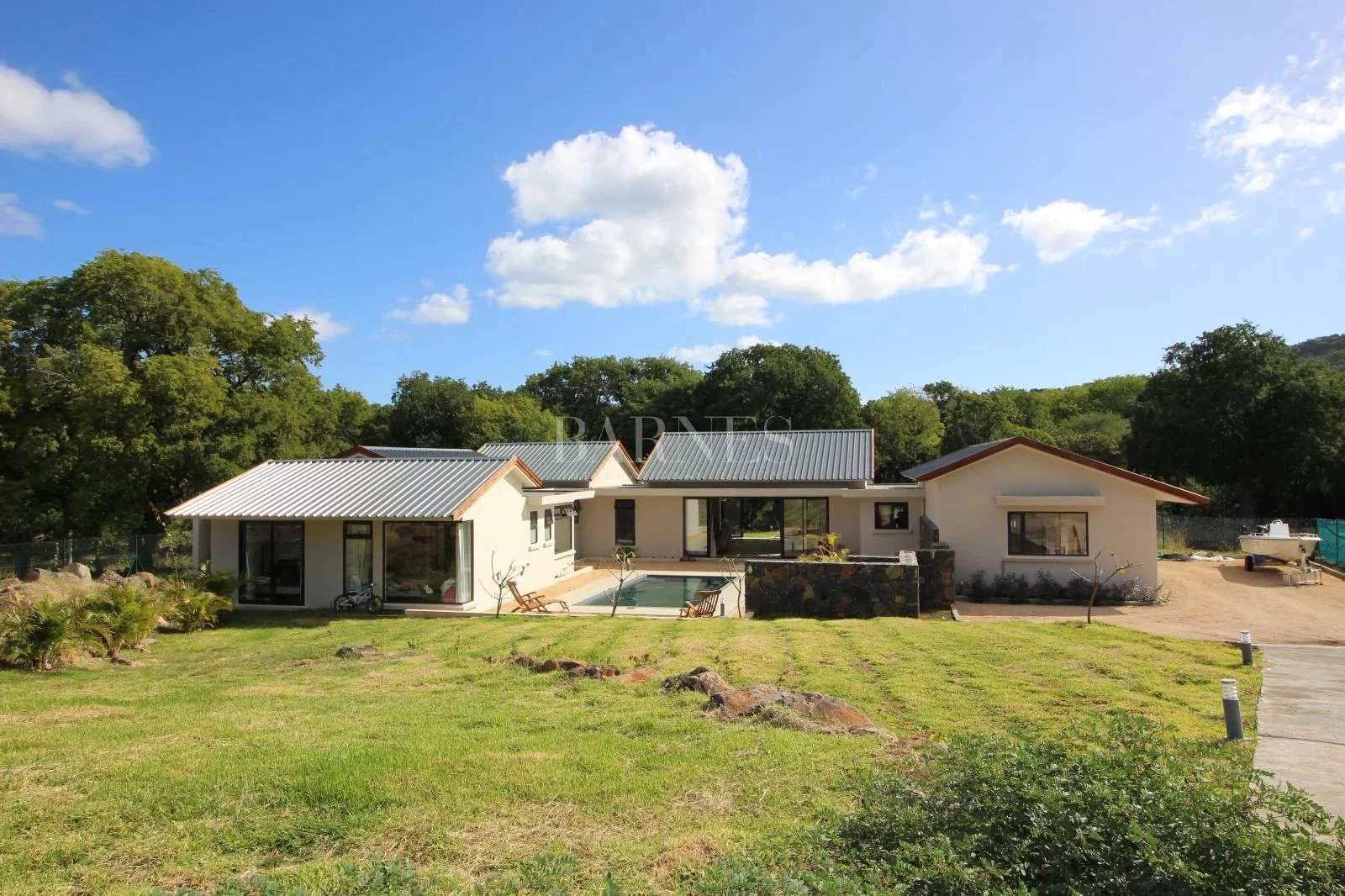 Petite Rivière Noire  - Villa 5 Bedrooms - picture 1