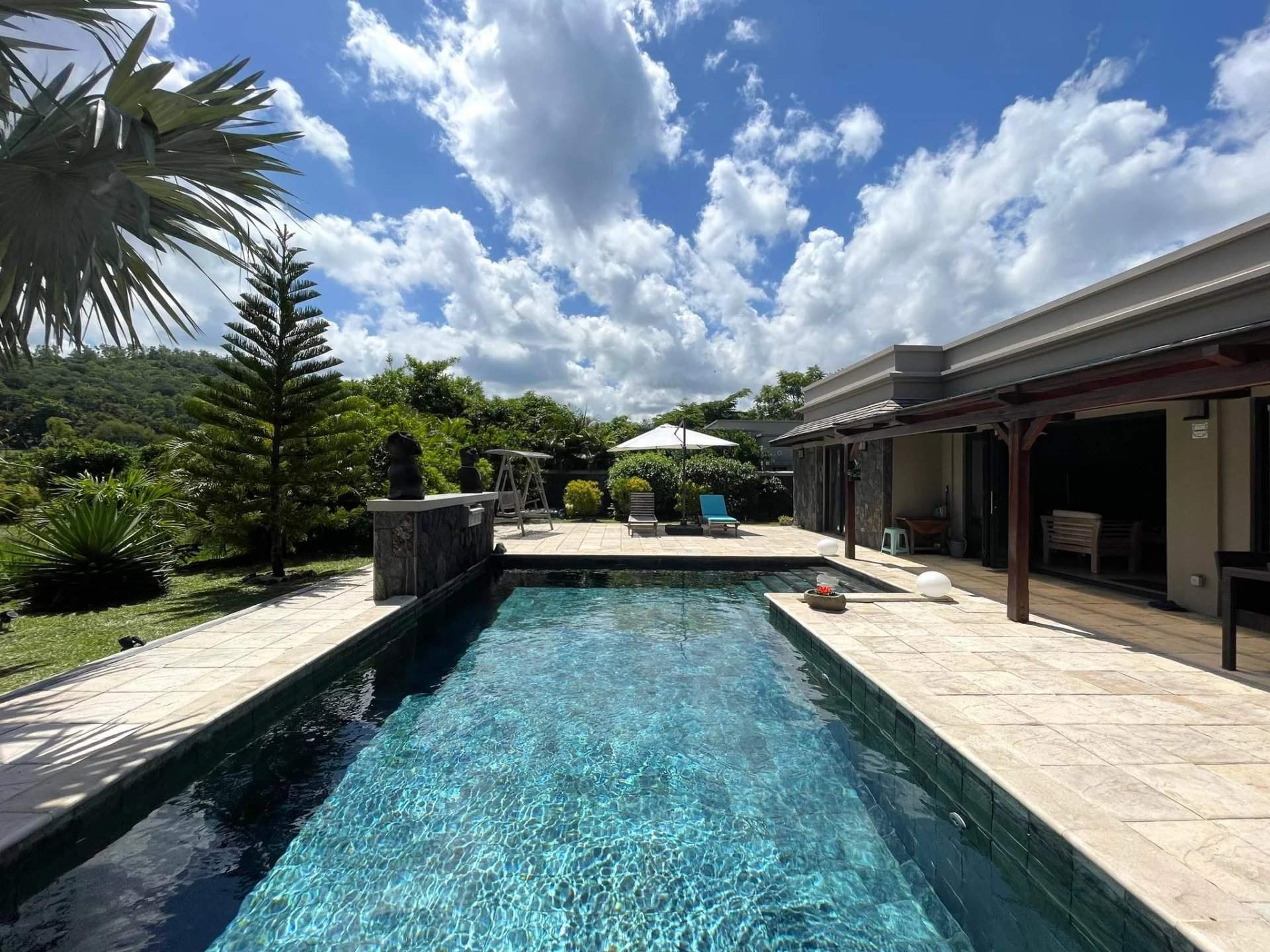 Rivière Noire  - Villa 9 Pi&egrave;ces 4 Chambres - picture 1