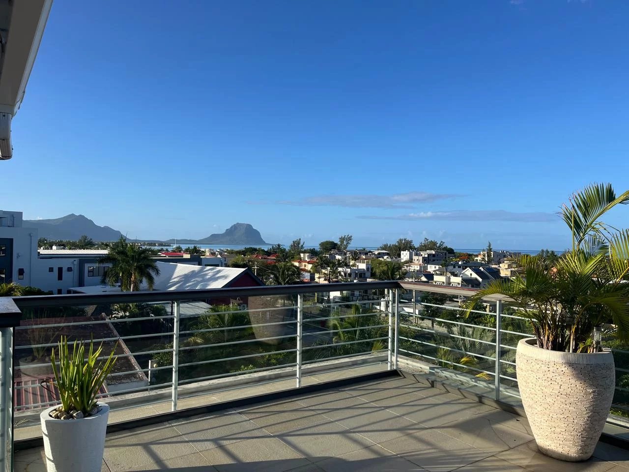 Tamarin  - Penthouse 3 Bedrooms - picture 1