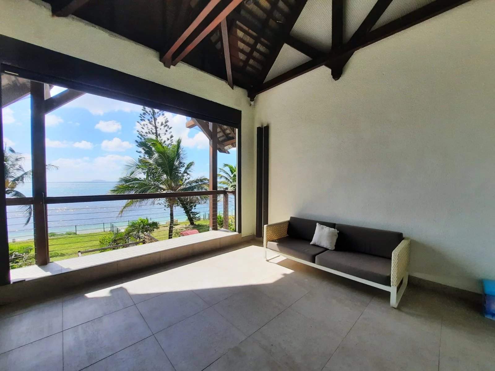 Grand Baie  - Villa 5 Pi&egrave;ces 4 Chambres - picture 9