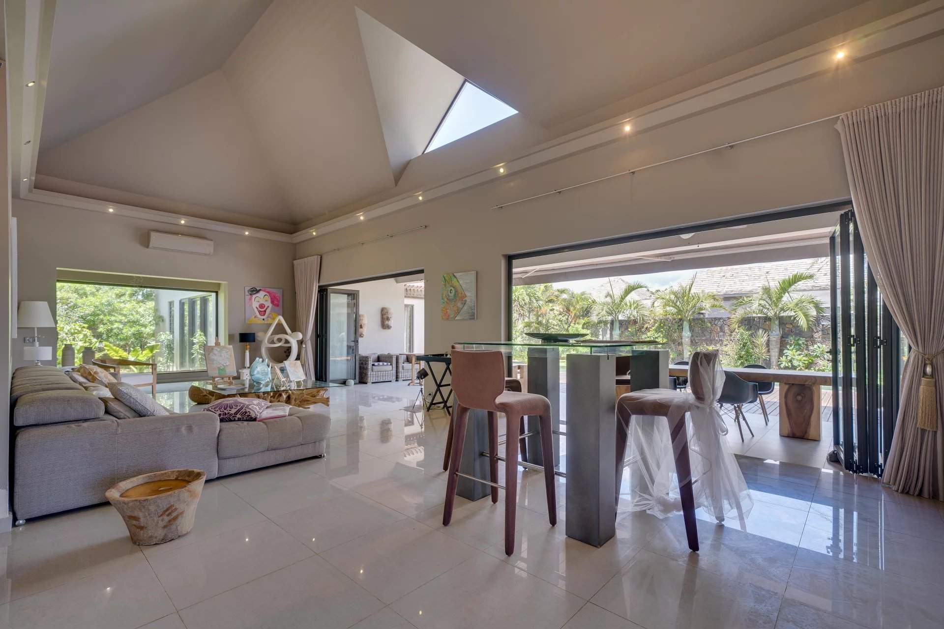 Grand Baie  - Villa 4 Bedrooms - picture 2