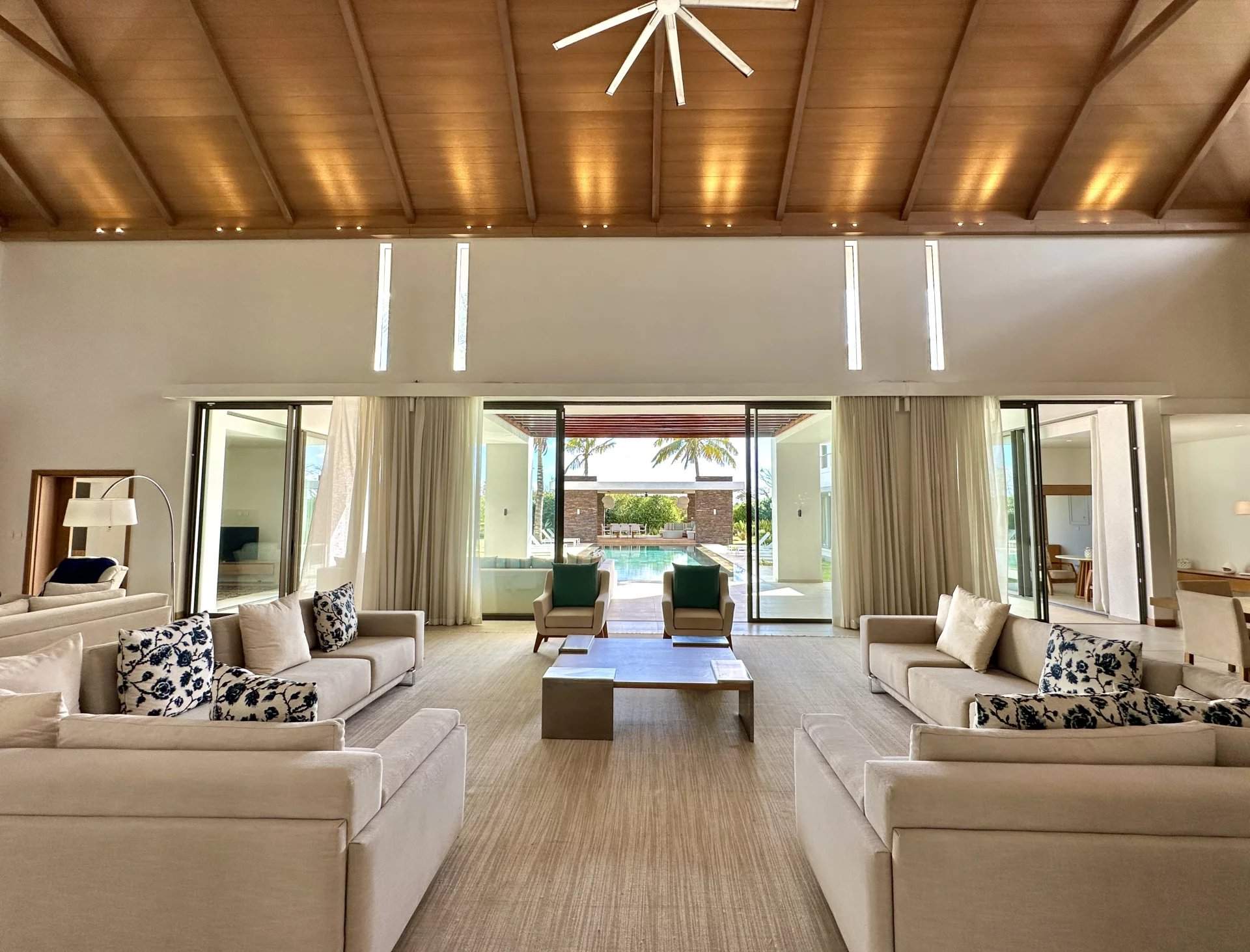 Grand Baie  - Villa 7 Pi&egrave;ces 5 Chambres - picture 2