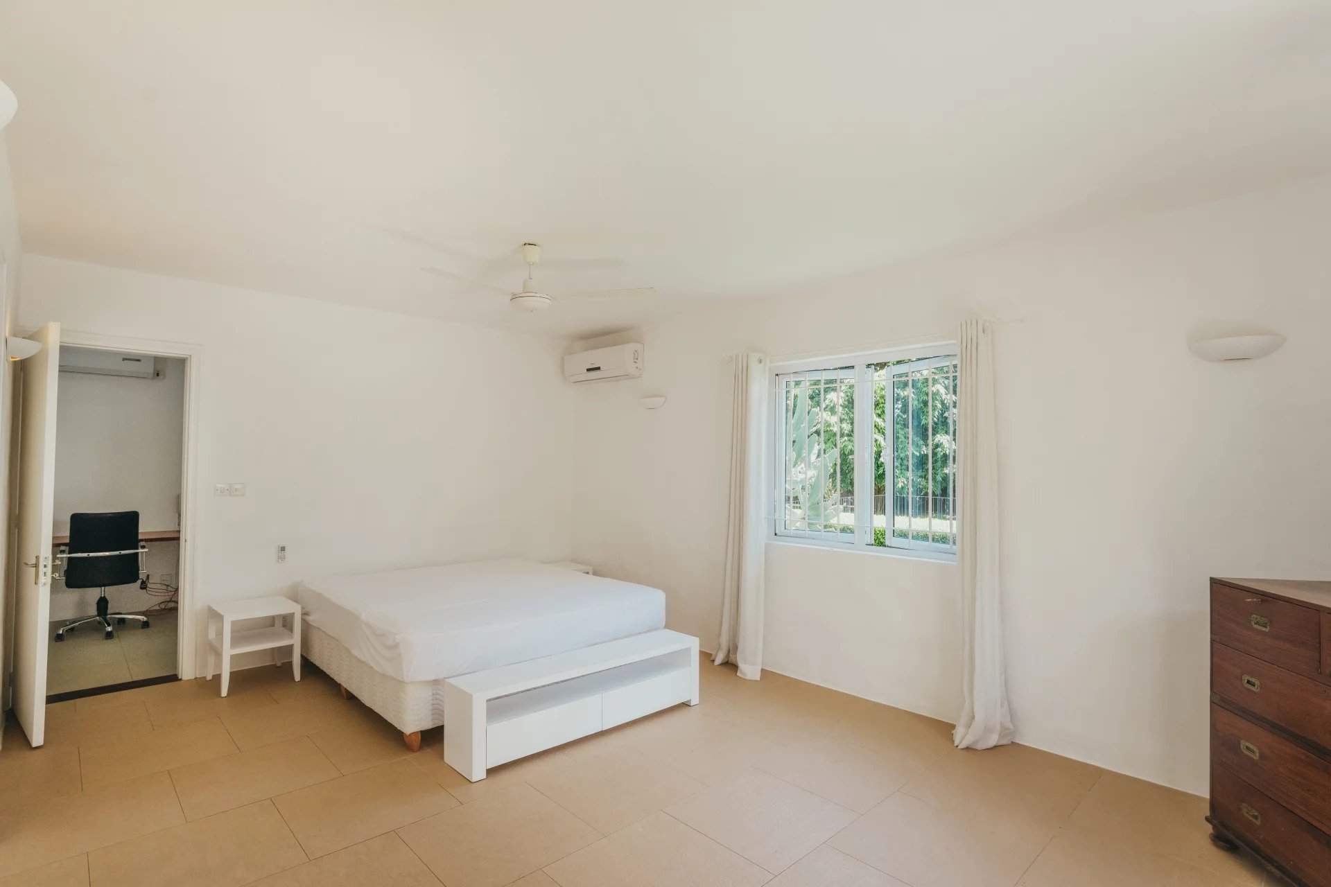 Petit Raffray  - Propriété 6 Pi&egrave;ces 4 Chambres - picture 11