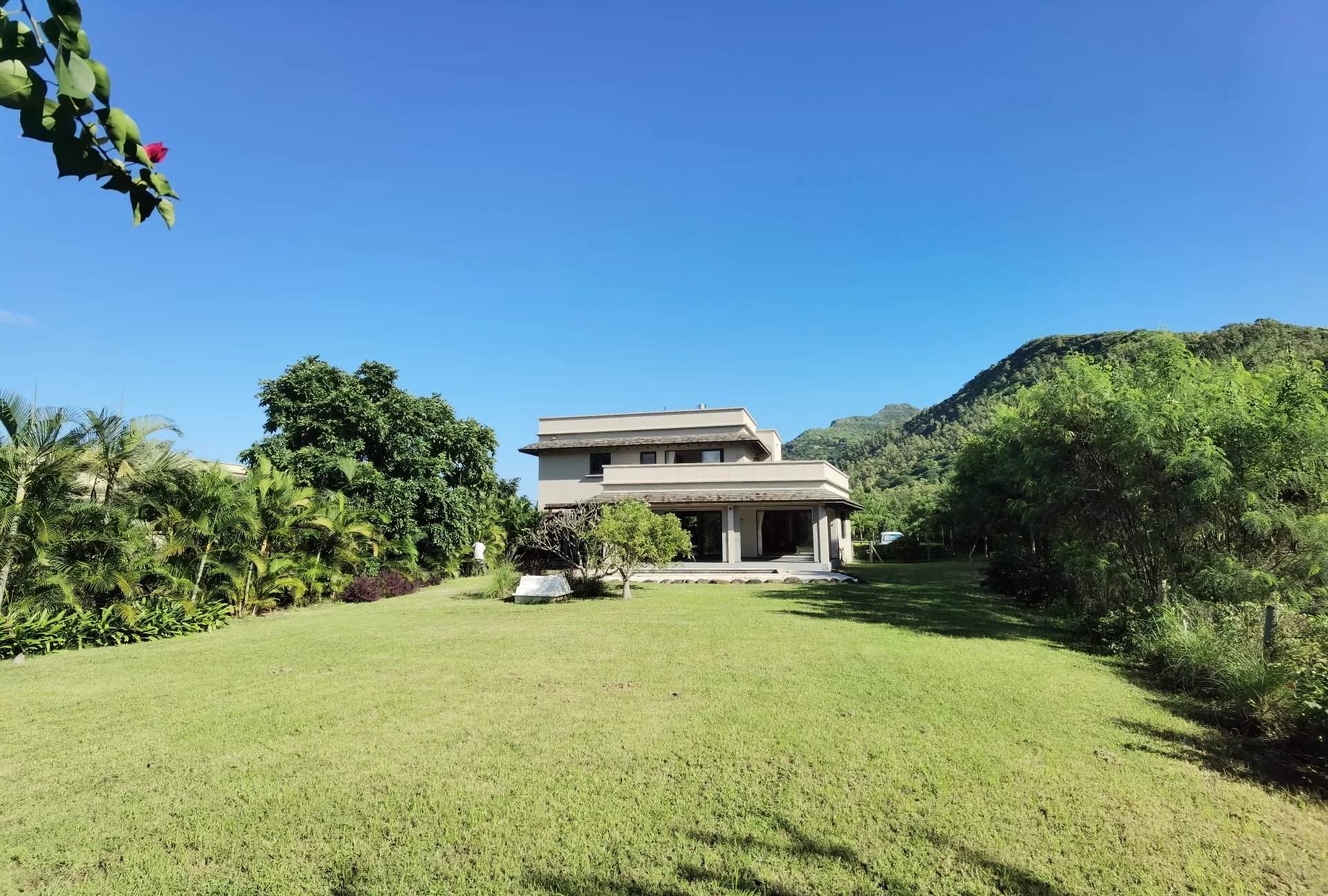 Rivière Noire  - Villa 4 Bedrooms - picture 1