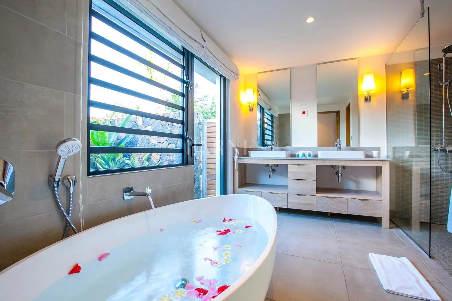 Rivière Noire  - Villa 3 Bedrooms - picture 11