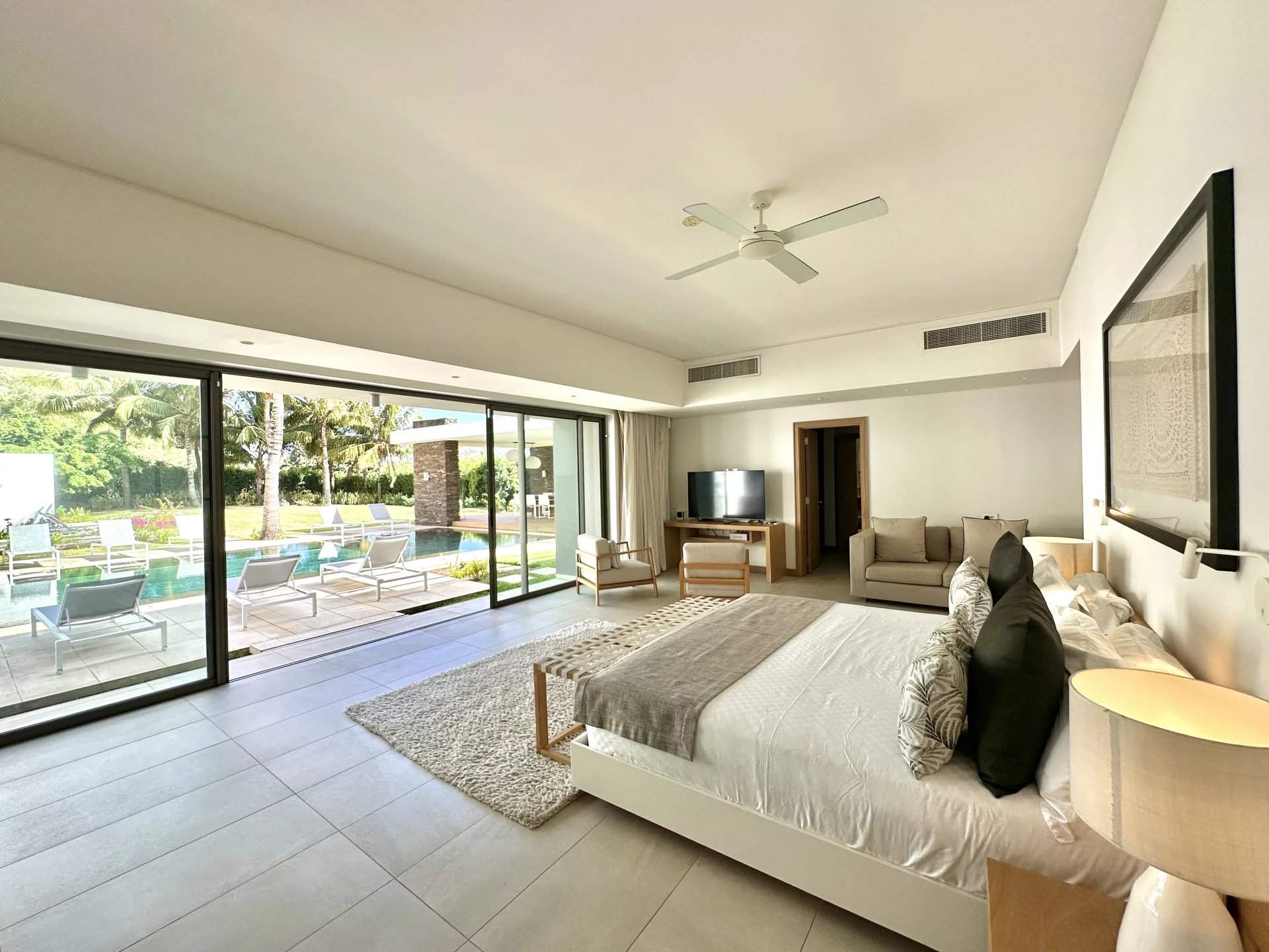 Grand Baie  - Villa 7 Pi&egrave;ces 5 Chambres - picture 9