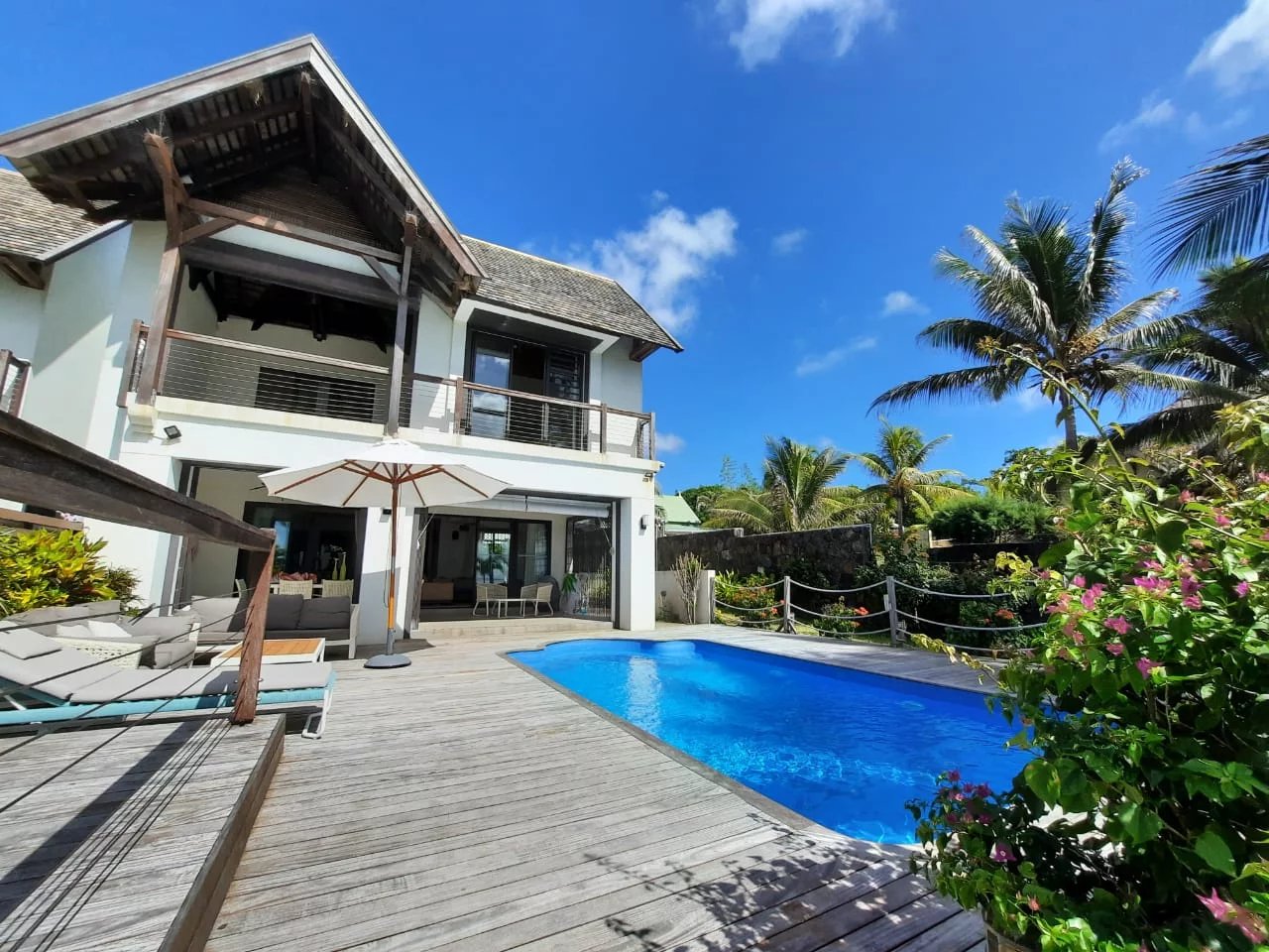 Grand Baie  - Villa 5 Pi&egrave;ces 4 Chambres - picture 1