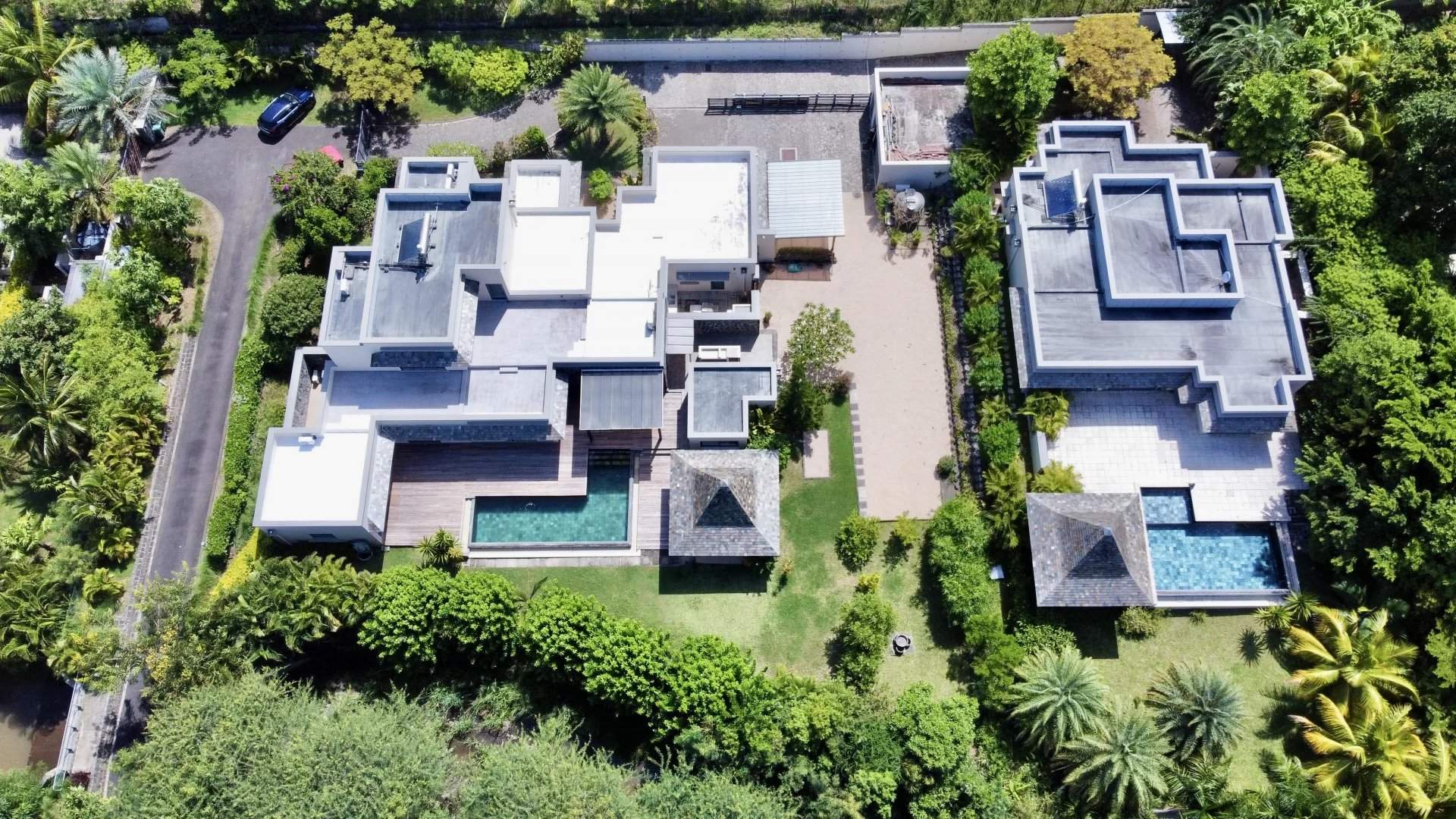 Rivière Noire  - Villa 6 Bedrooms - picture 1