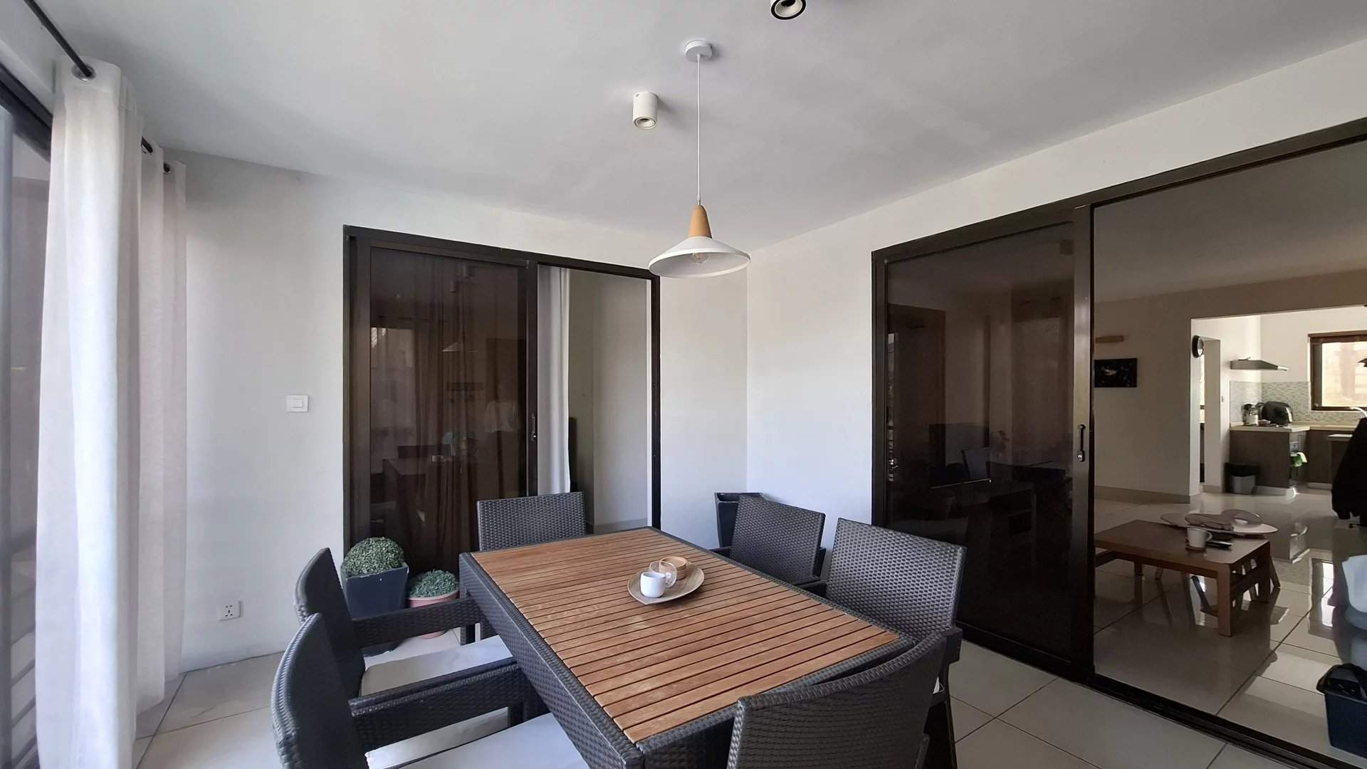 La Preneuse  - Apartment 3 Bedrooms - picture 2