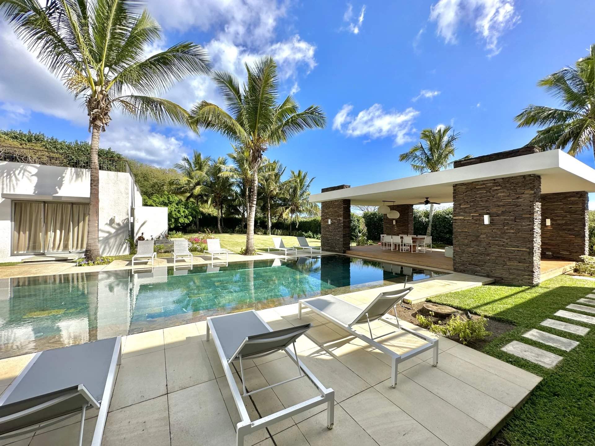 Grand Baie  - Villa 7 Pi&egrave;ces 5 Chambres - picture 8